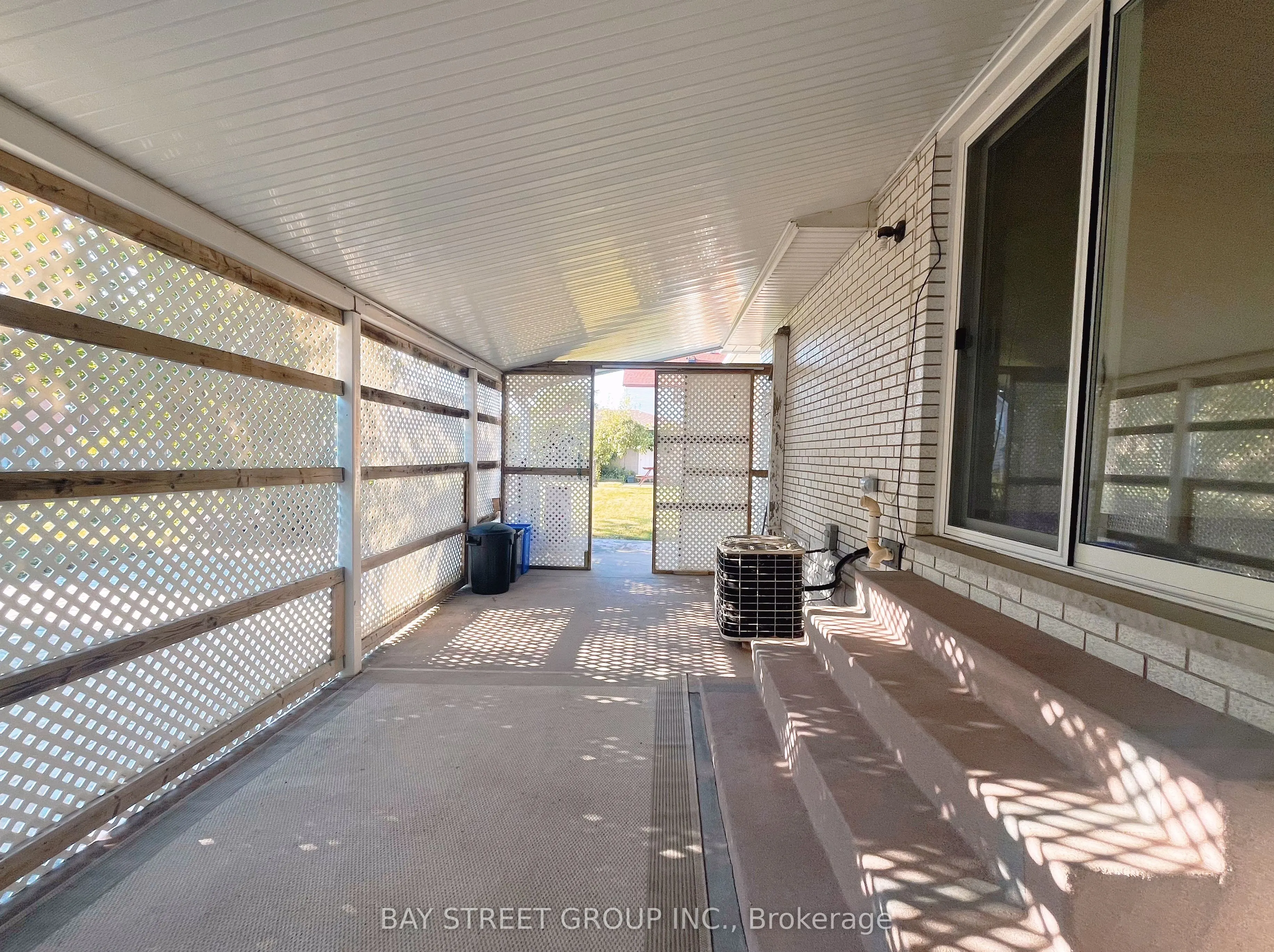 29 West Street N