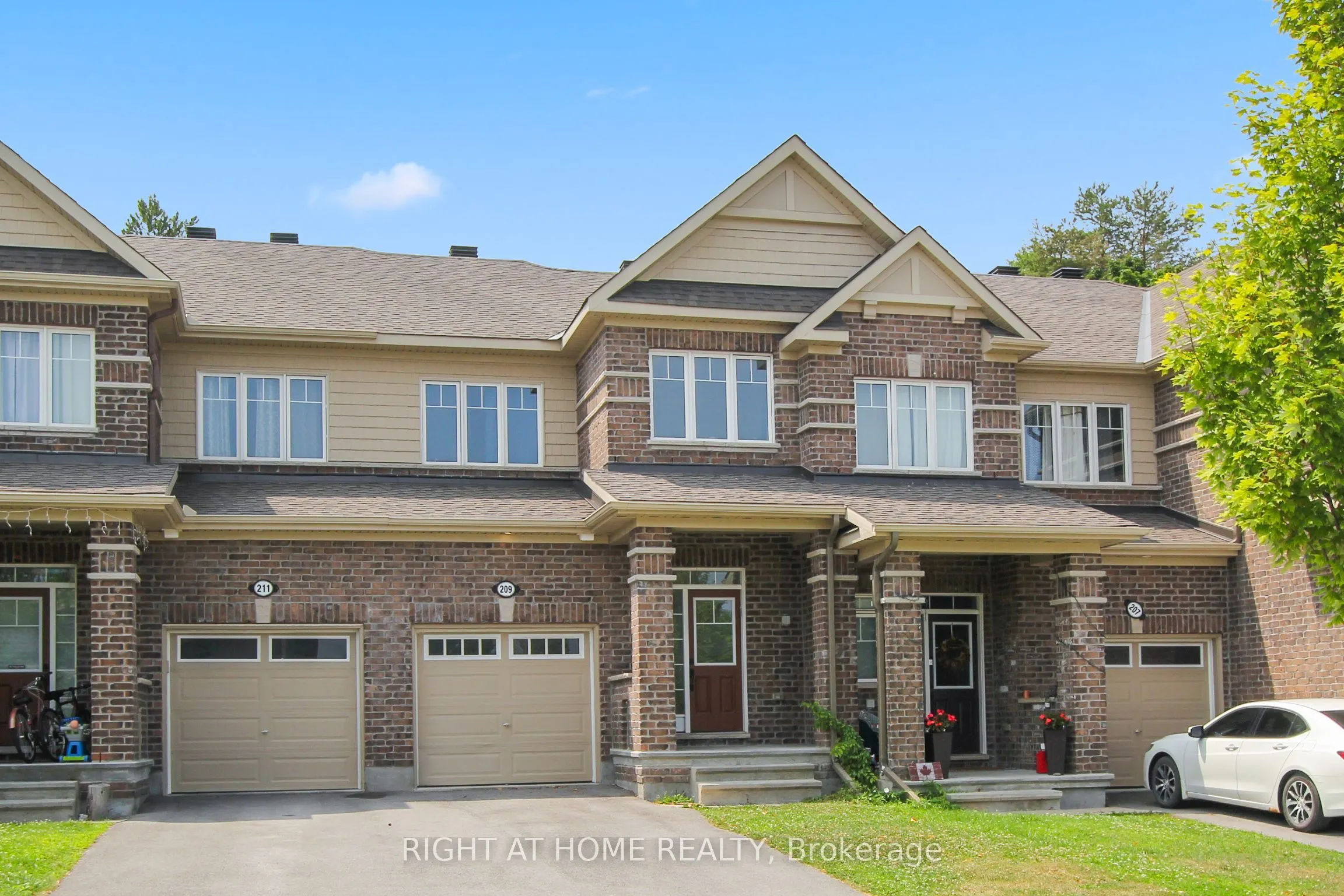 209 HARTSMERE Drive
