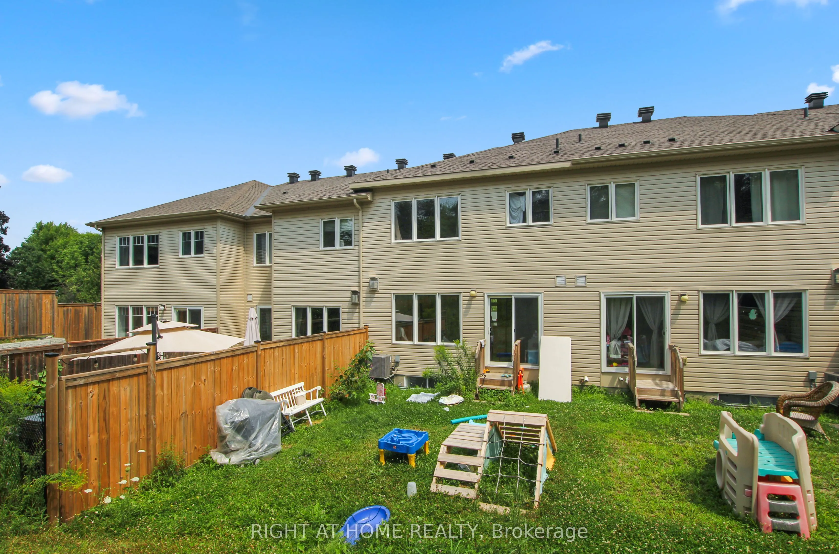 209 HARTSMERE Drive