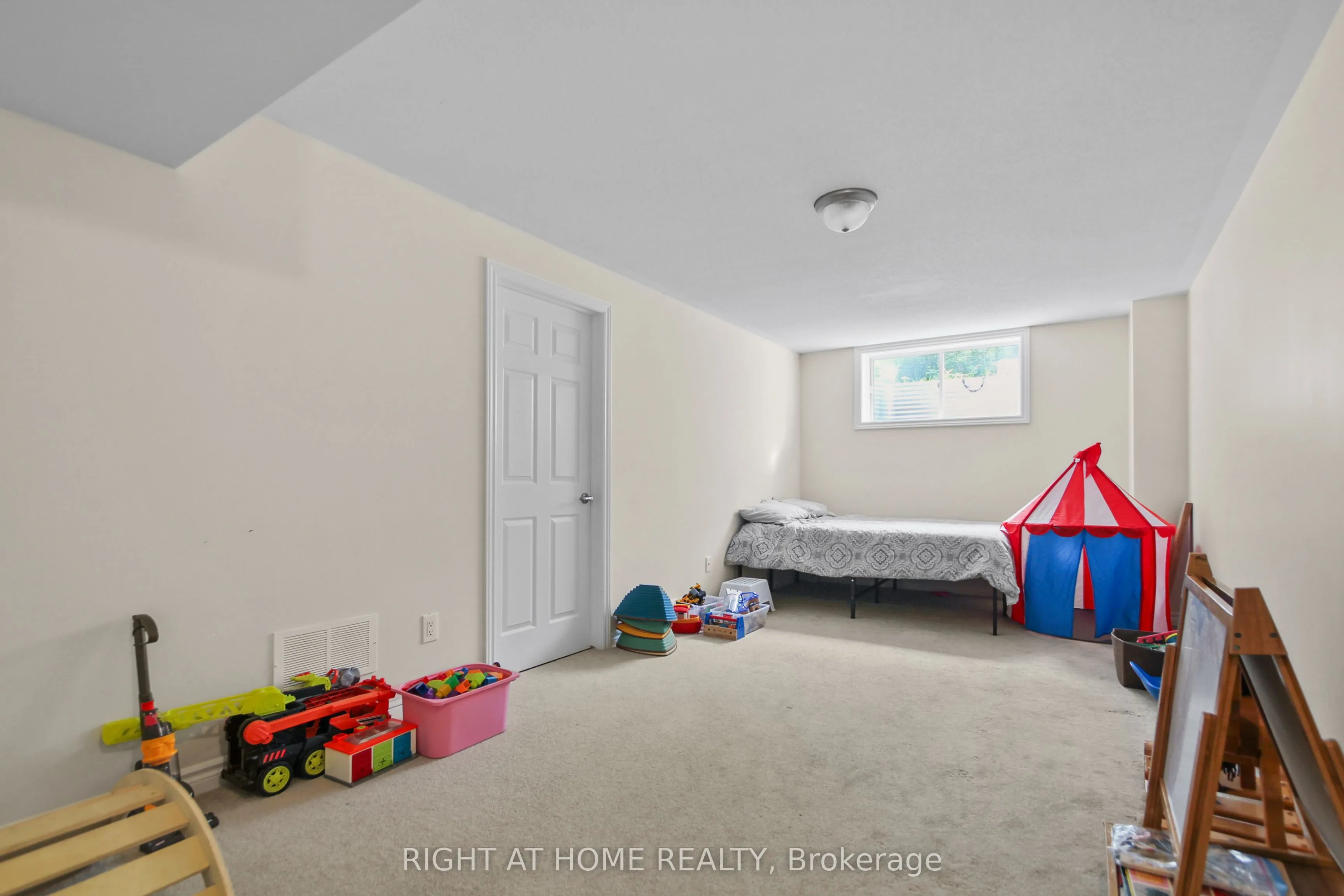 209 HARTSMERE Drive