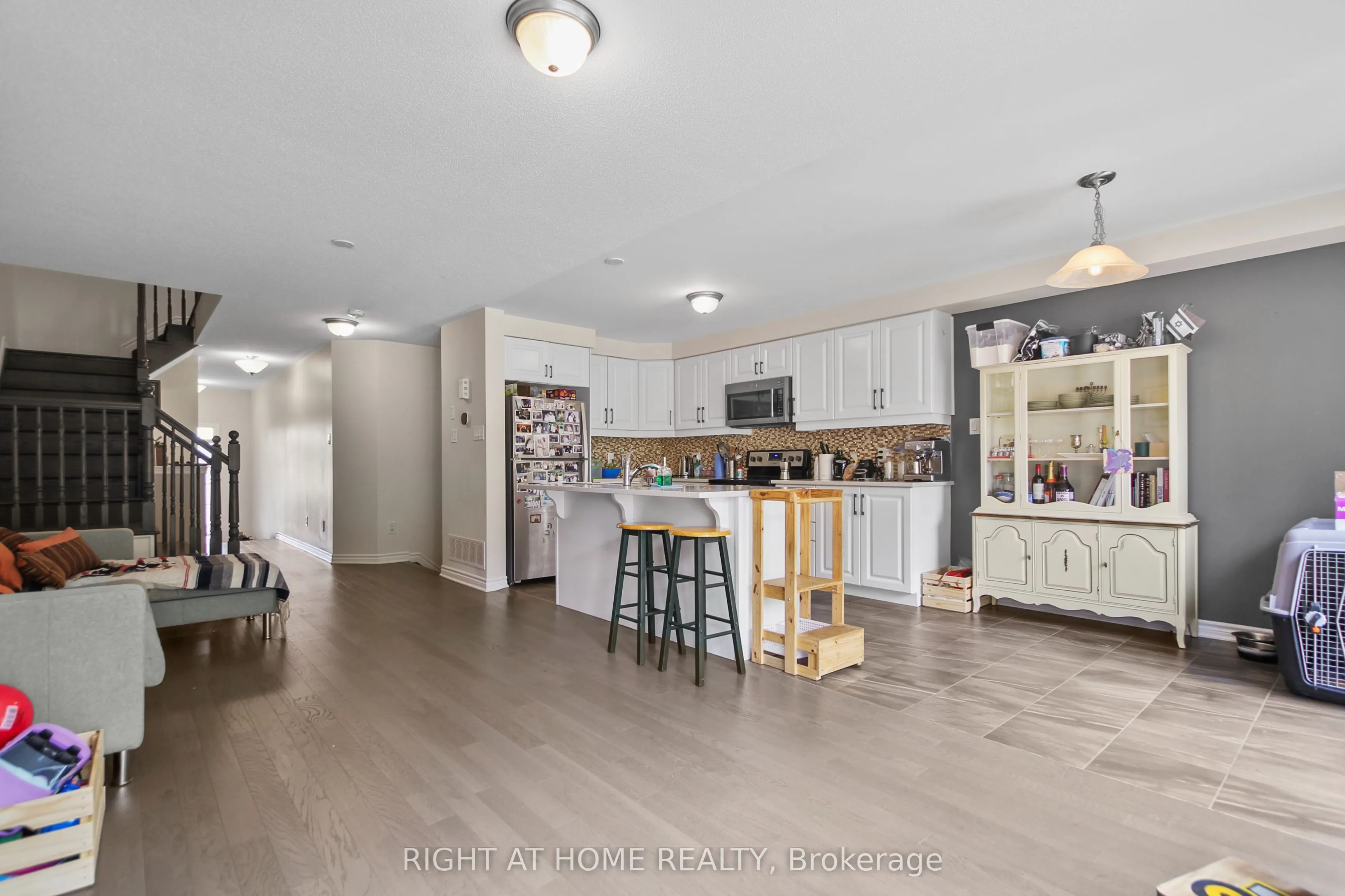 209 HARTSMERE Drive