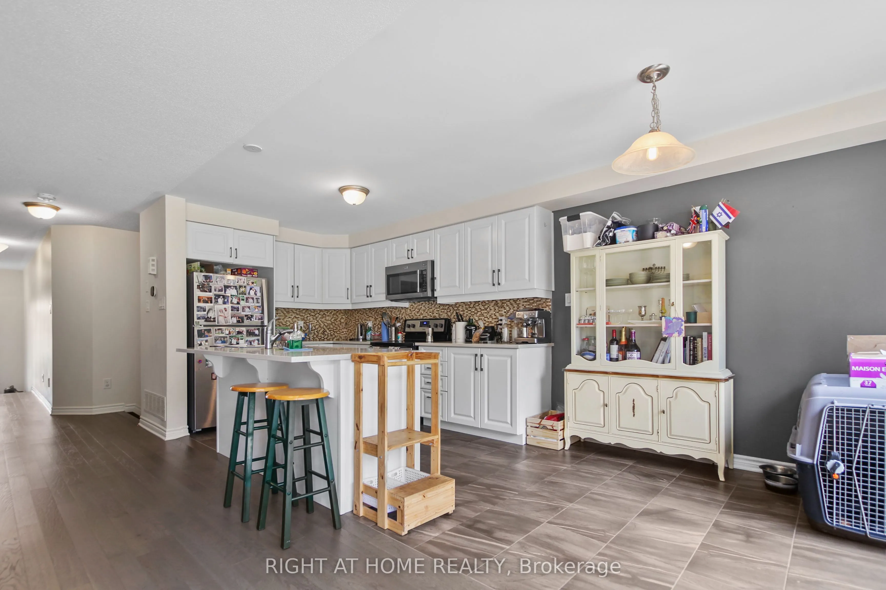 209 HARTSMERE Drive