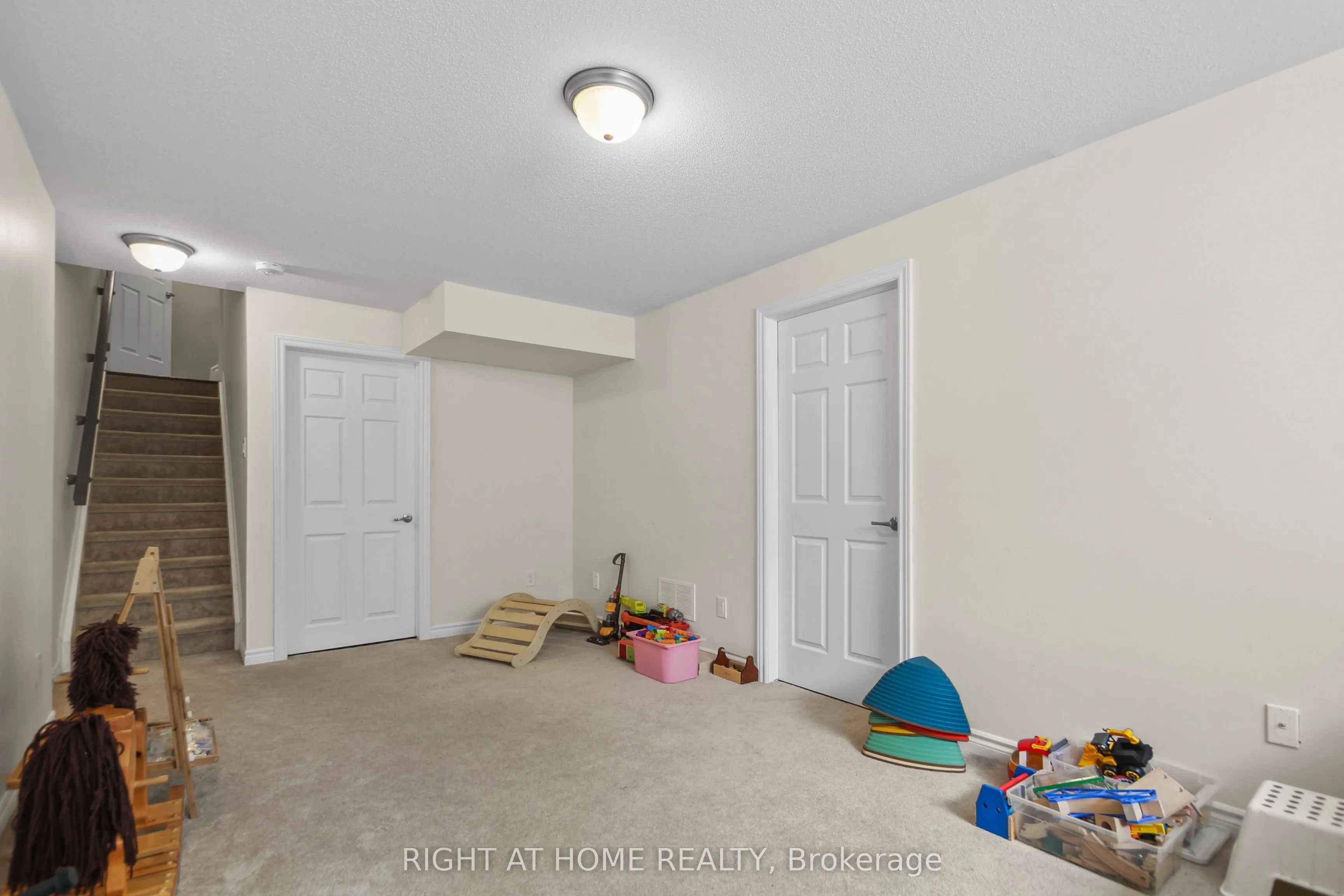 209 HARTSMERE Drive