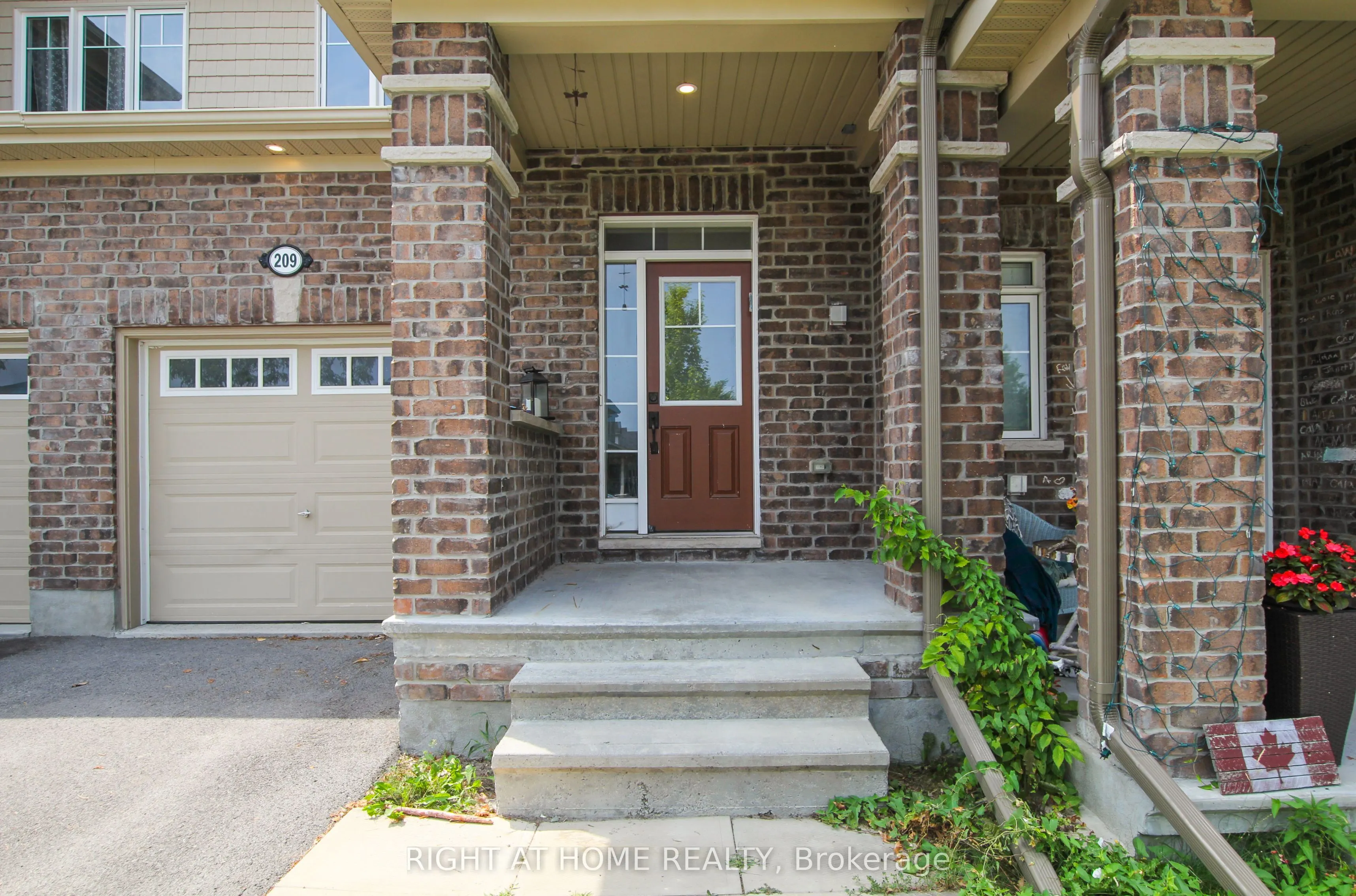 209 HARTSMERE Drive