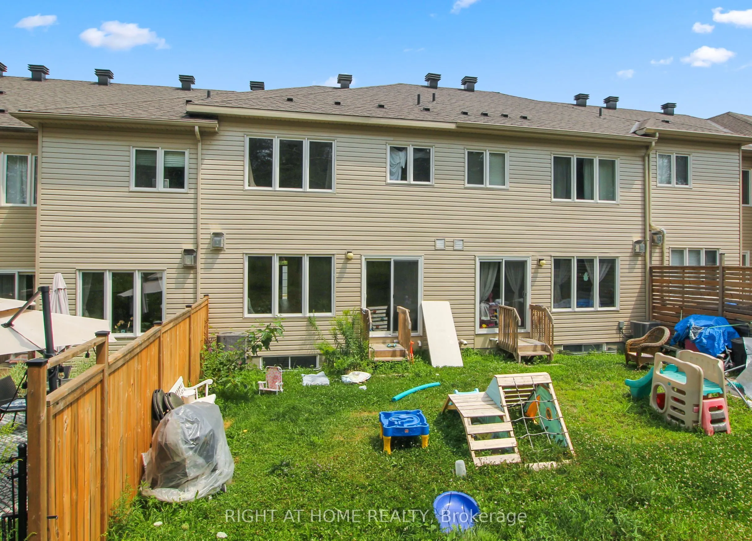 209 HARTSMERE Drive