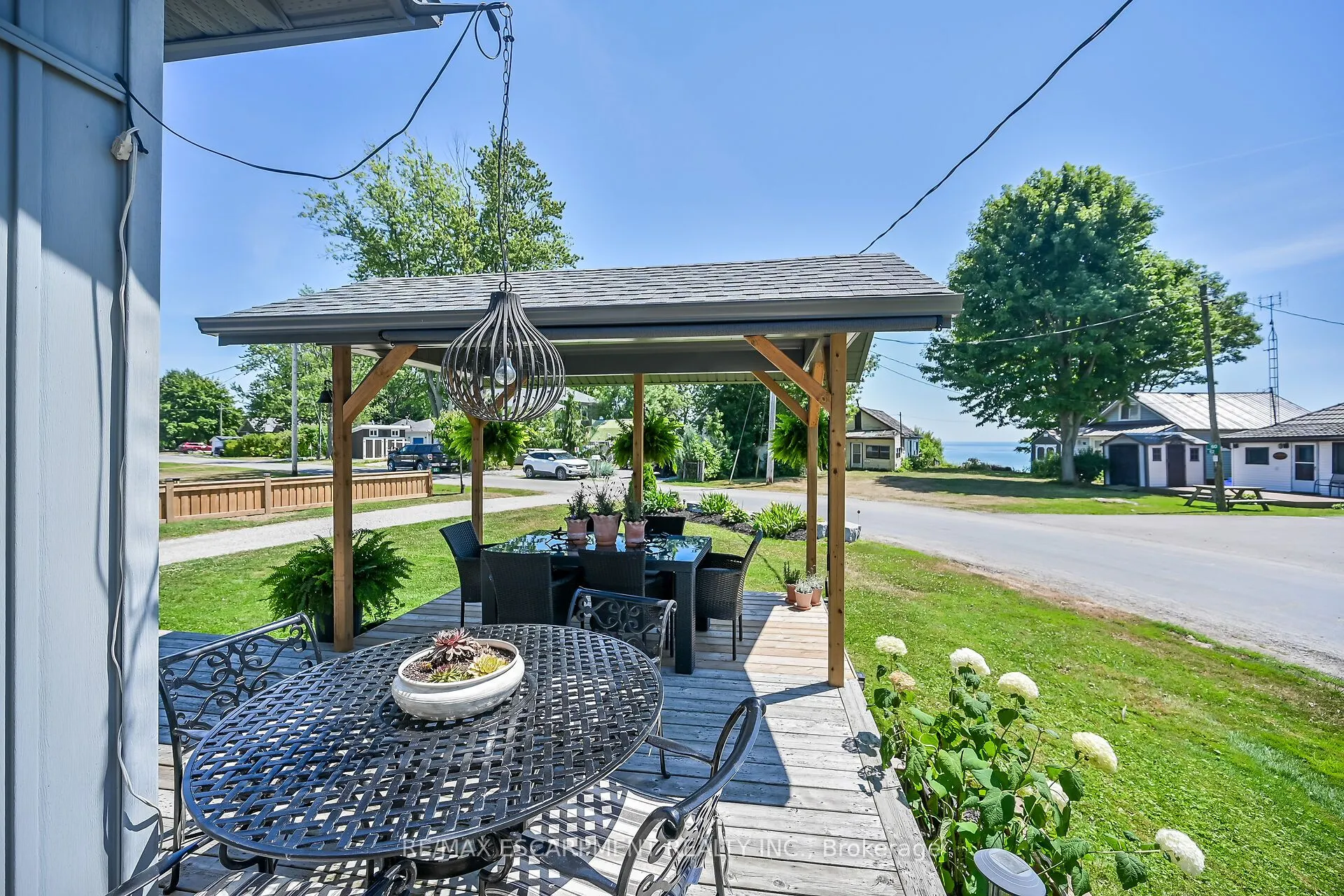 55 LAKESIDE Drive