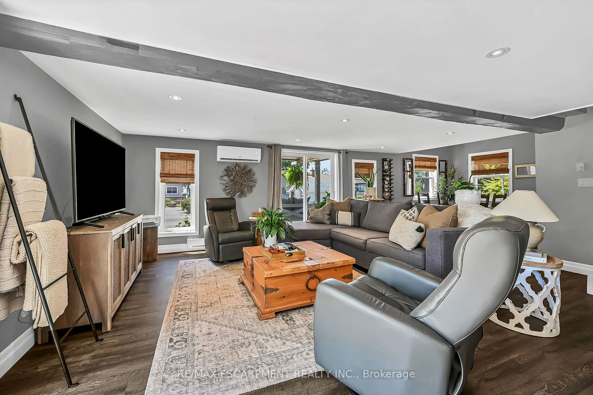 55 LAKESIDE Drive