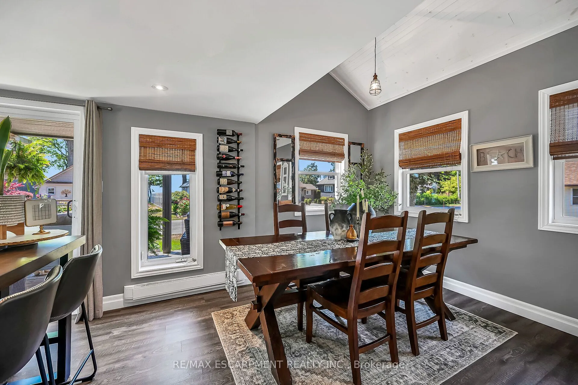 55 LAKESIDE Drive