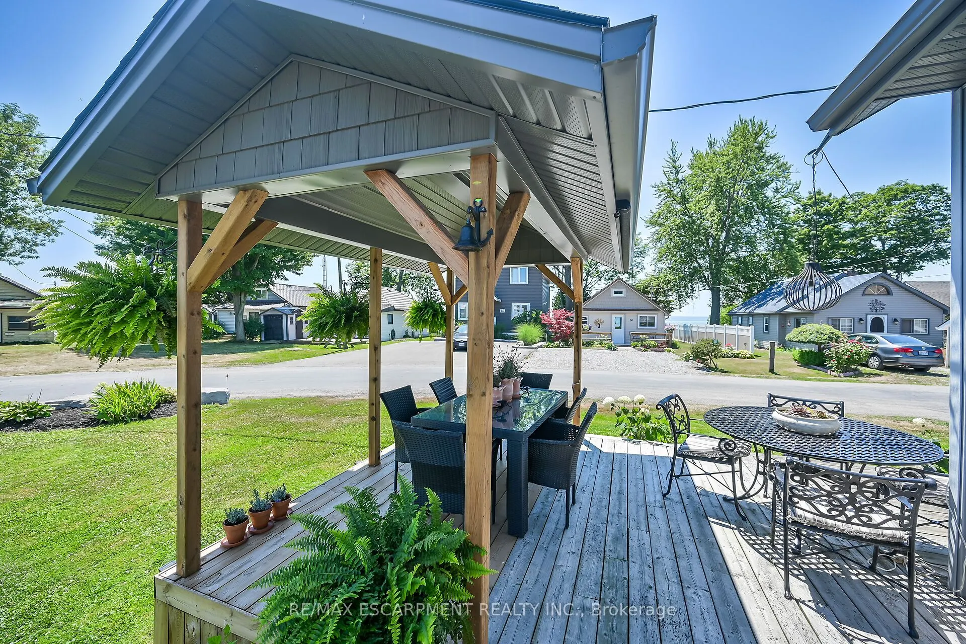 55 LAKESIDE Drive