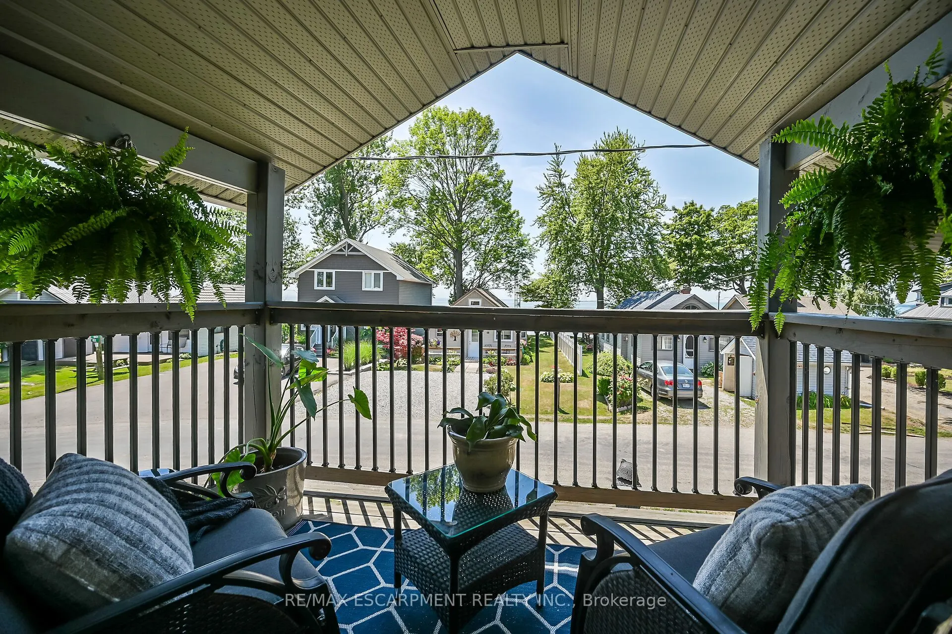 55 LAKESIDE Drive