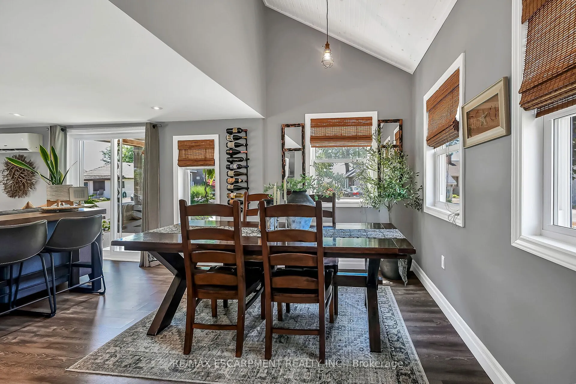 55 LAKESIDE Drive