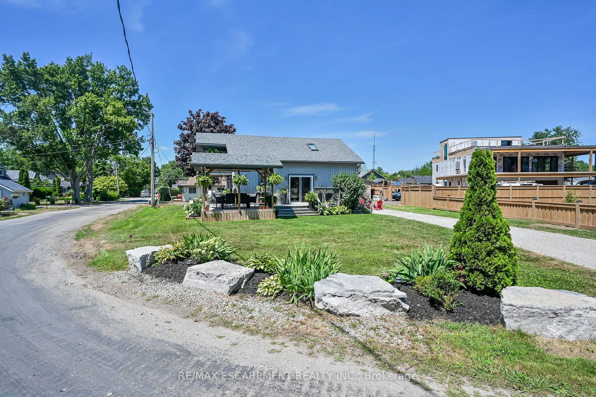 55 LAKESIDE Drive