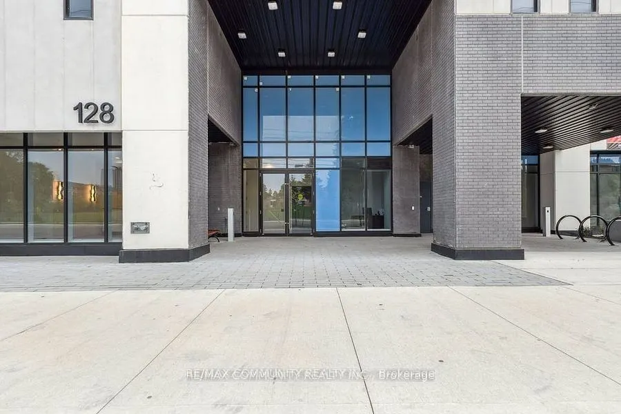 128 King Street N, #905