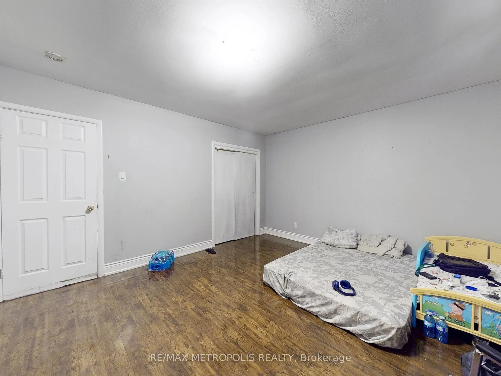 180 King Street N