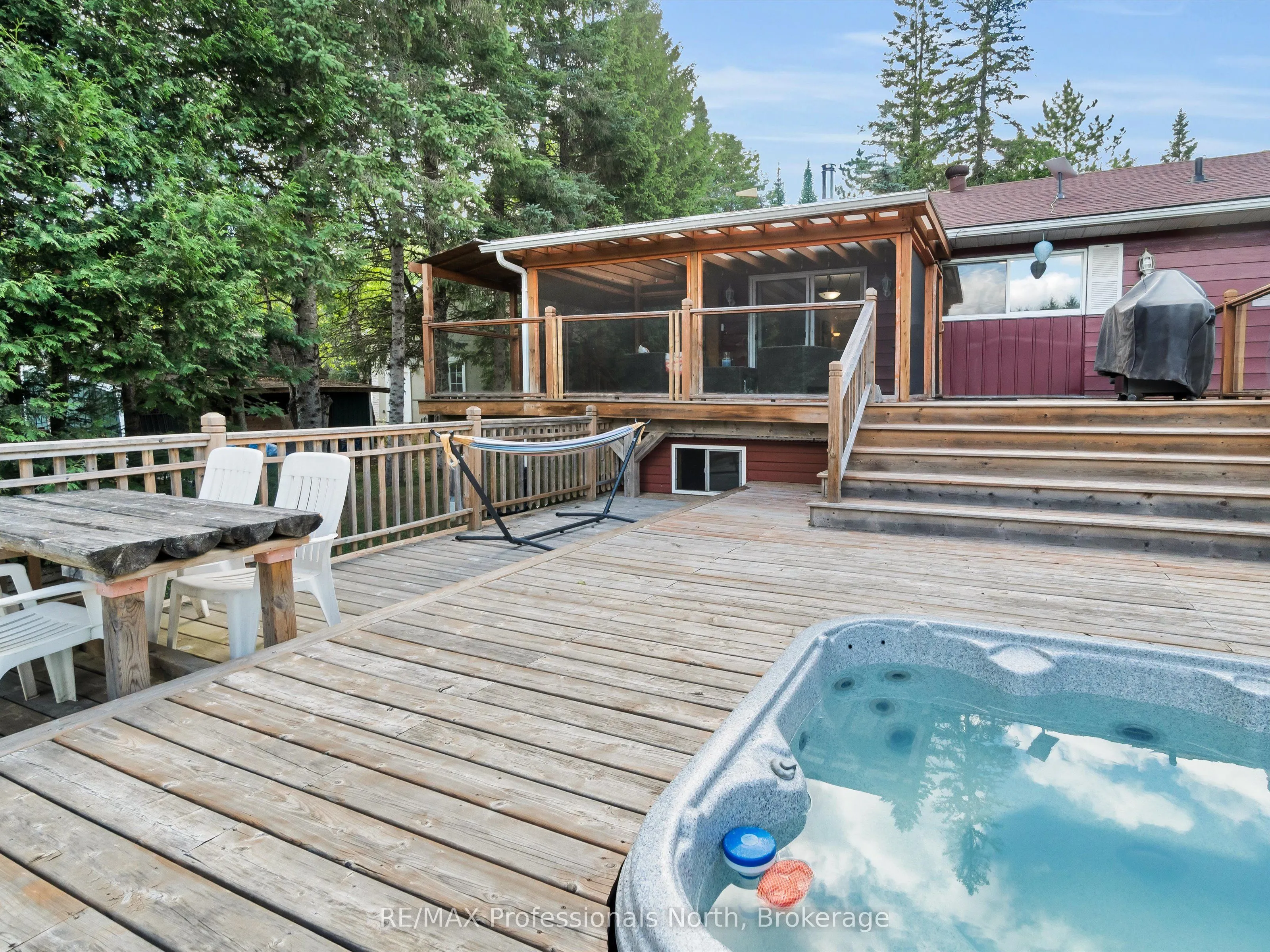 1375 Sherwood Forest Drive