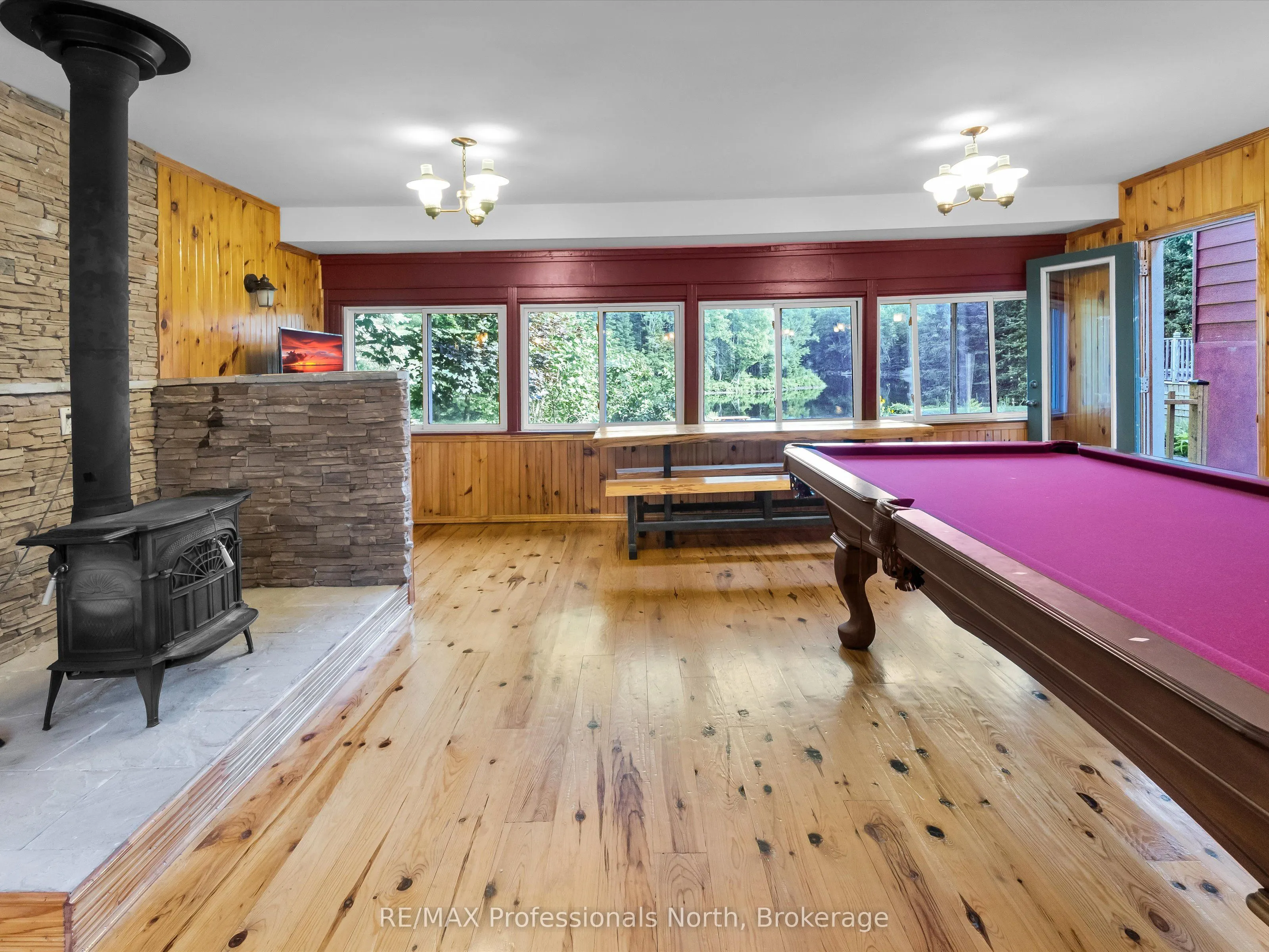 1375 Sherwood Forest Drive