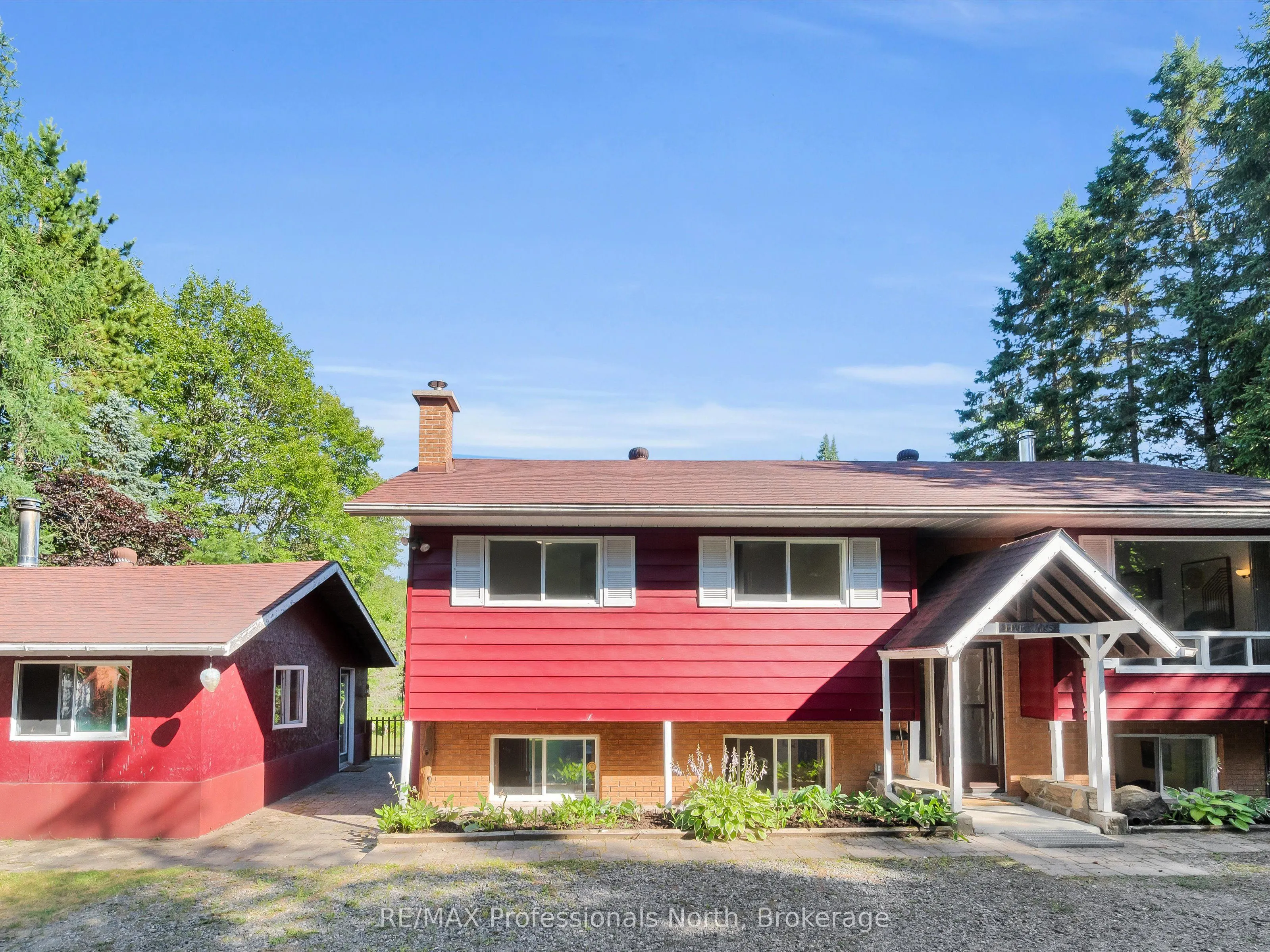 1375 Sherwood Forest Drive