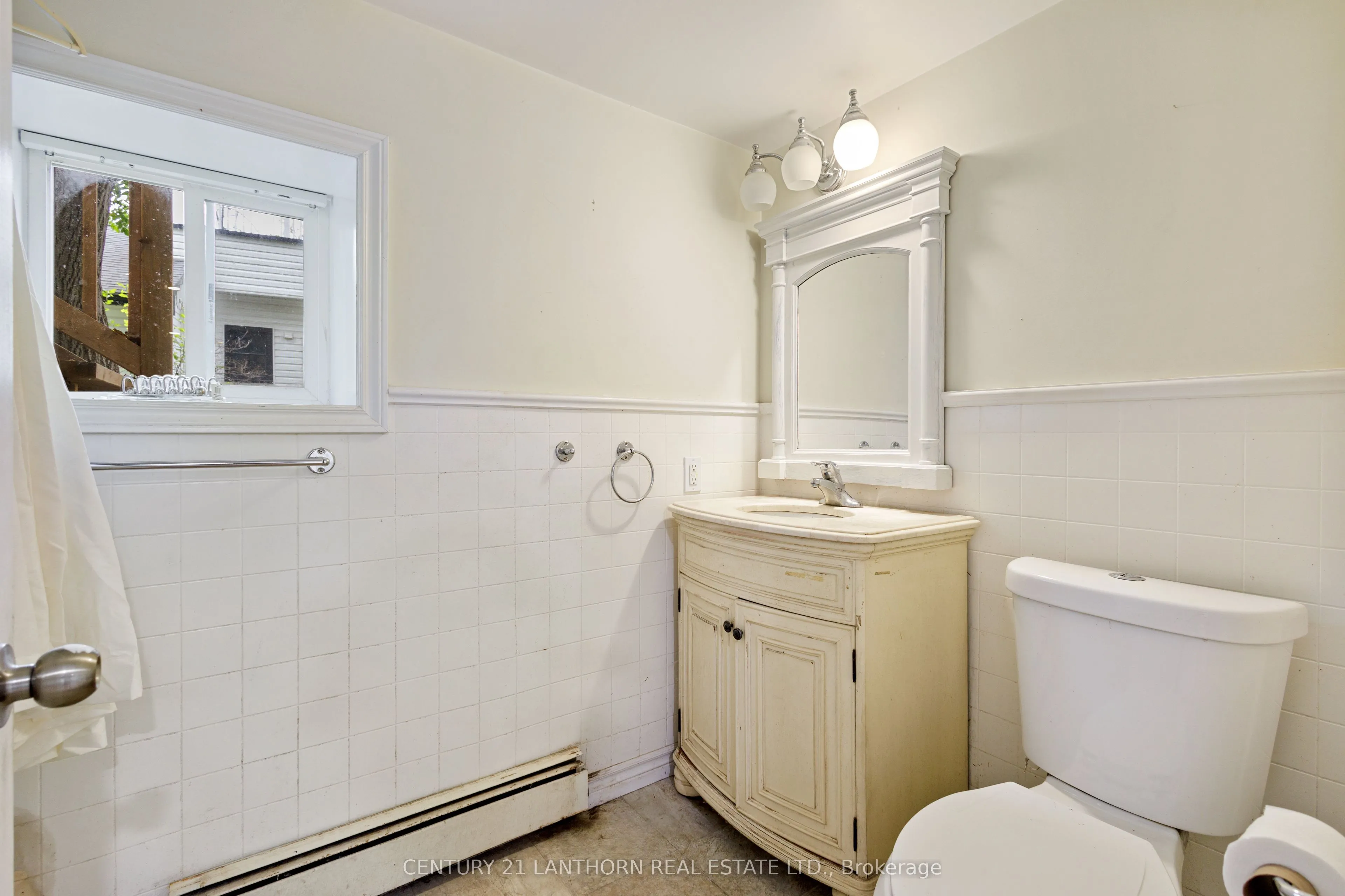 344 Picton Main Street