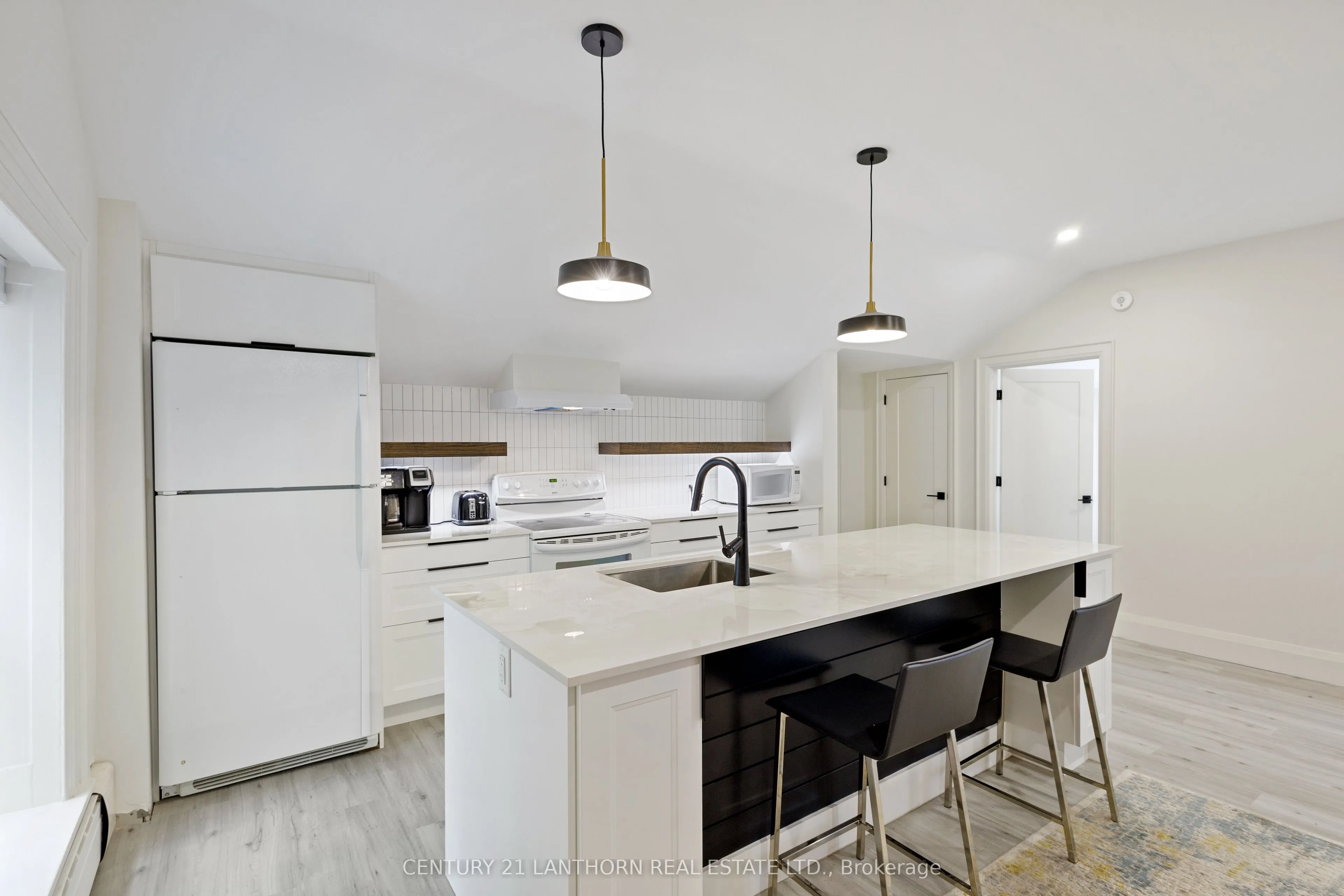 344 Picton Main Street