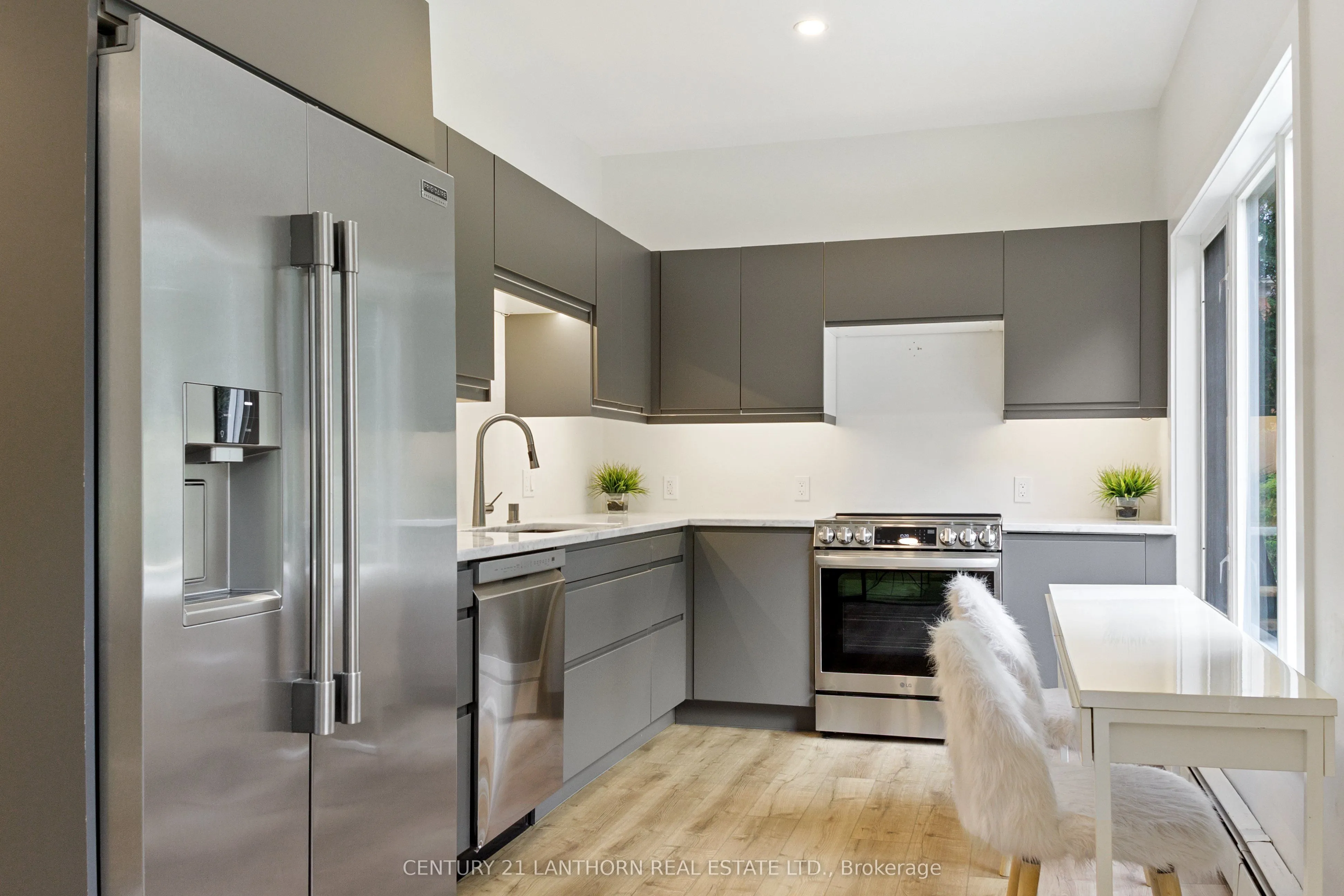 344 Picton Main Street
