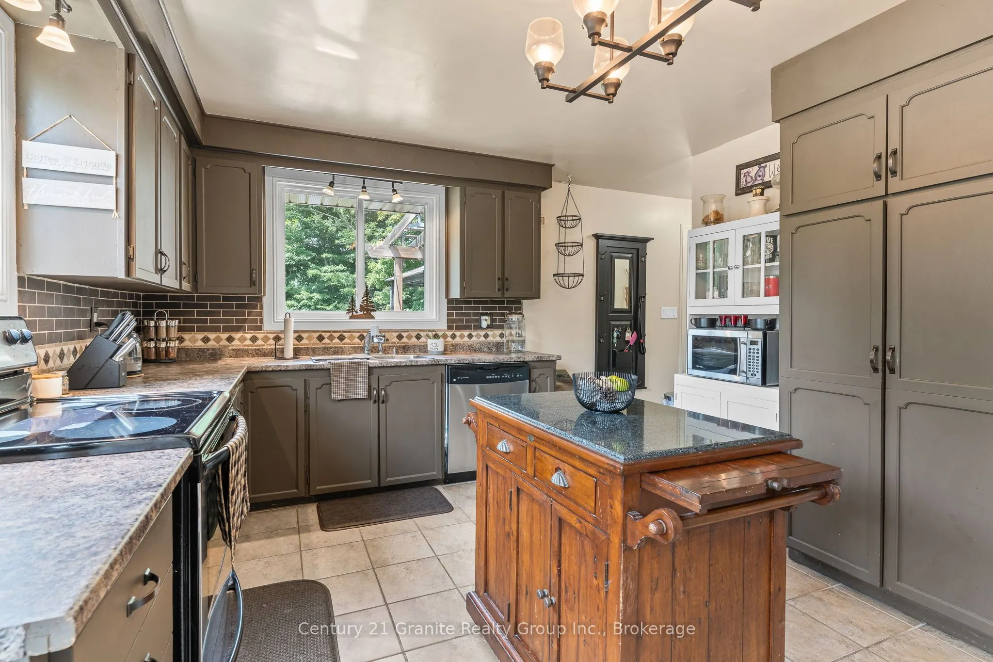 1037 Kernohan Farm Trail