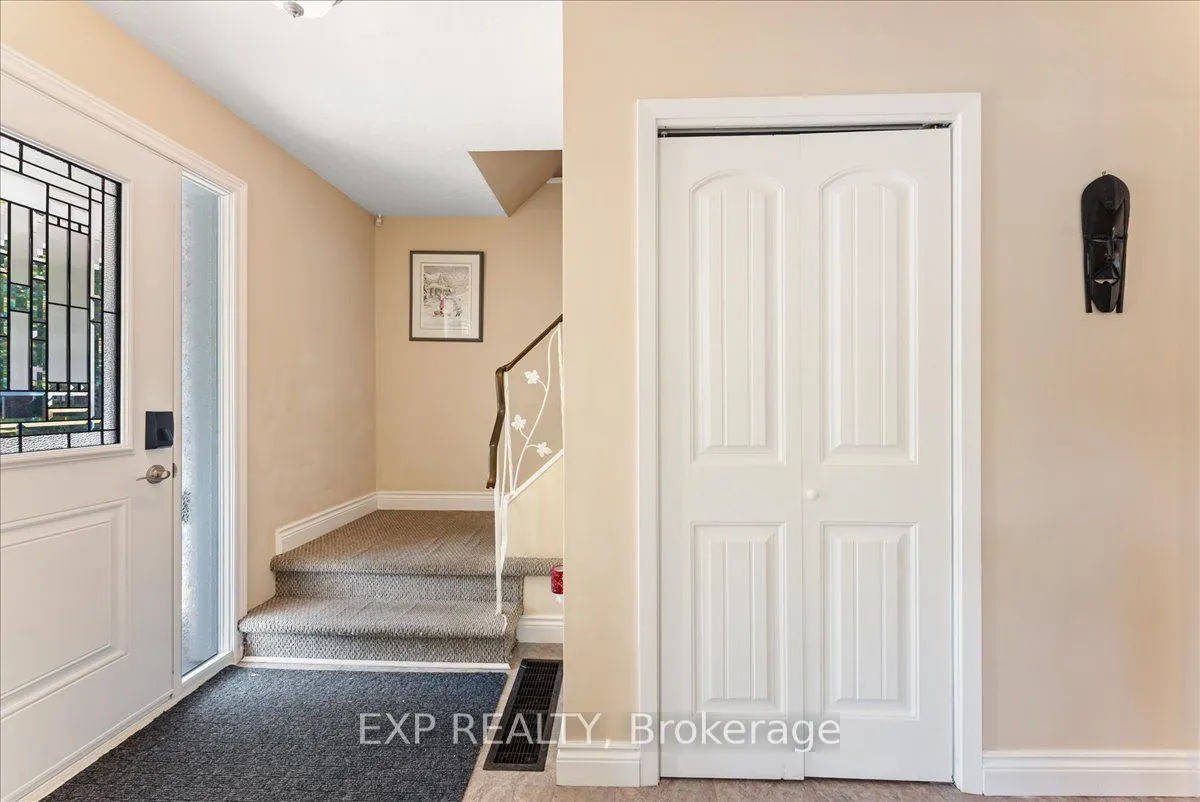 822 Foxe Street