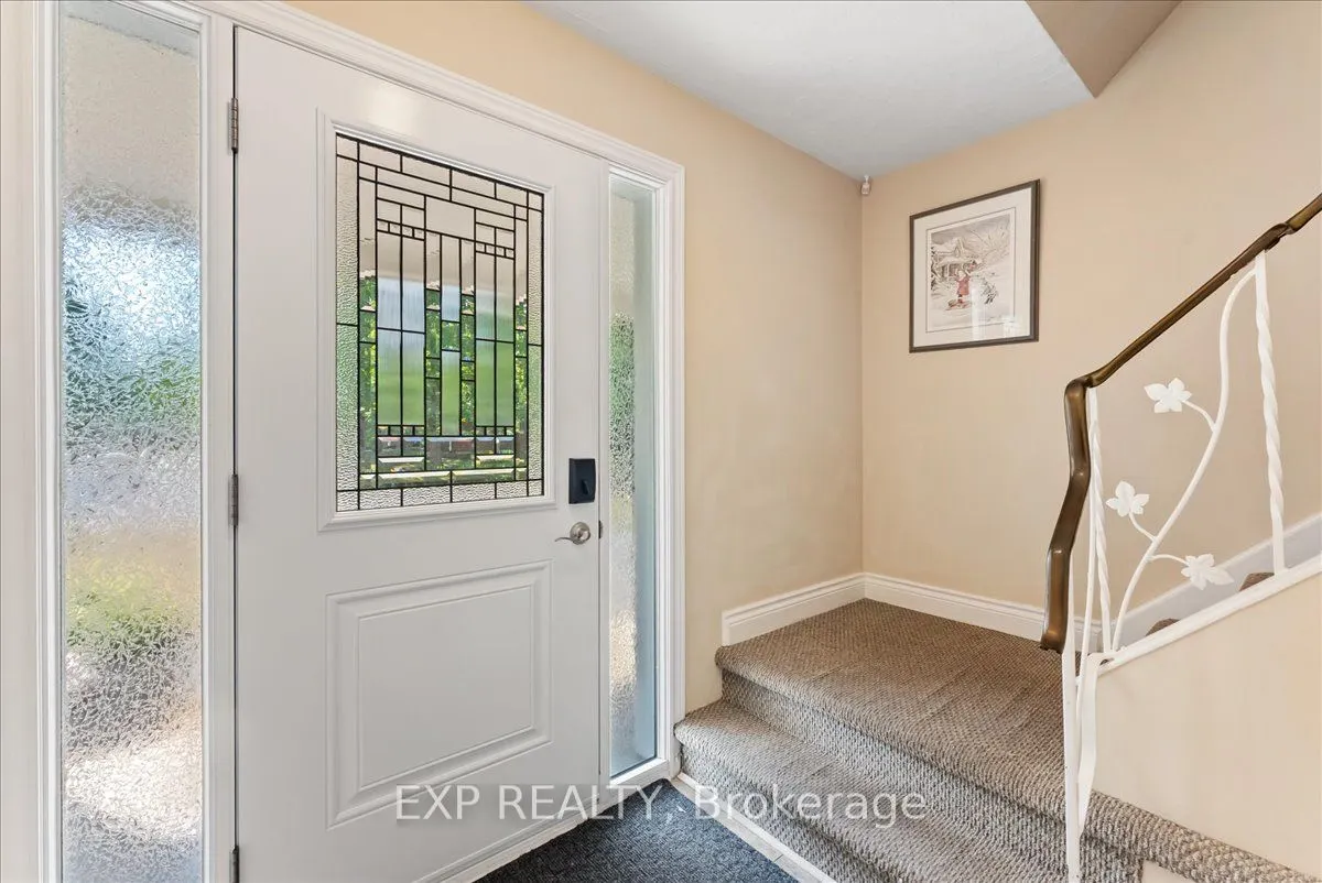 822 Foxe Street