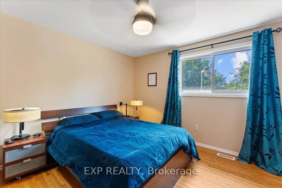 822 Foxe Street