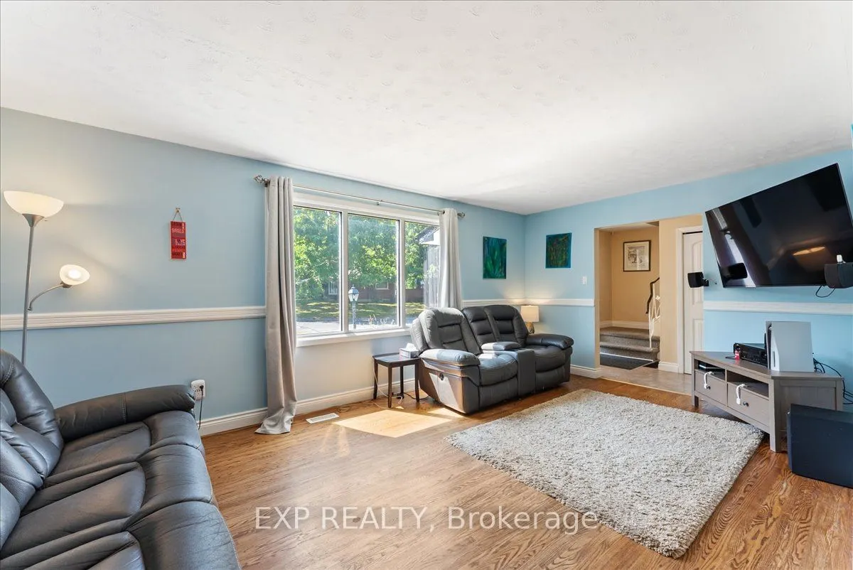 822 Foxe Street