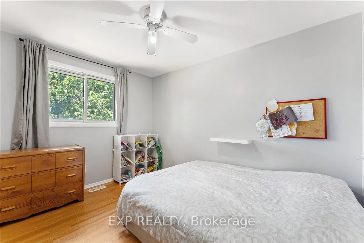 822 Foxe Street