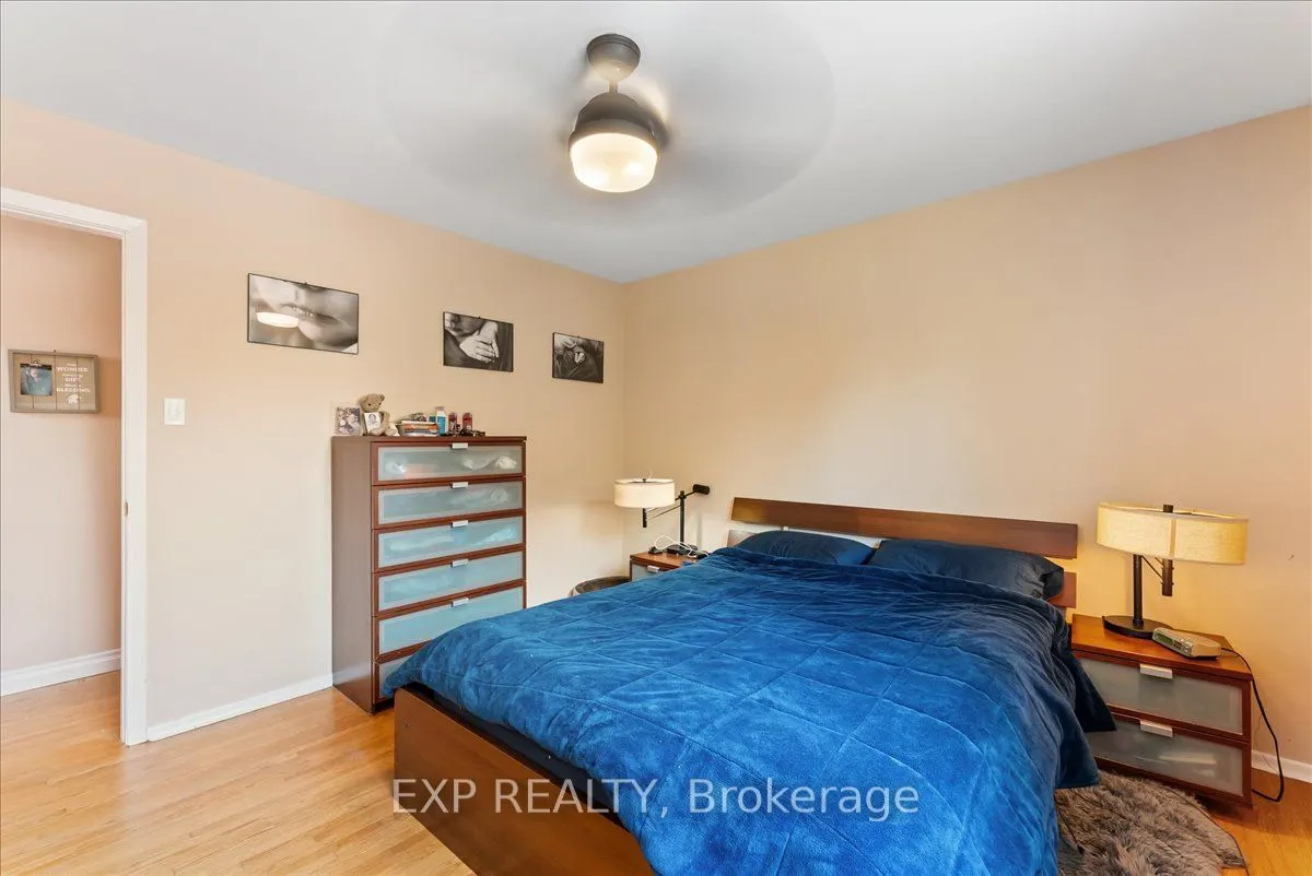 822 Foxe Street