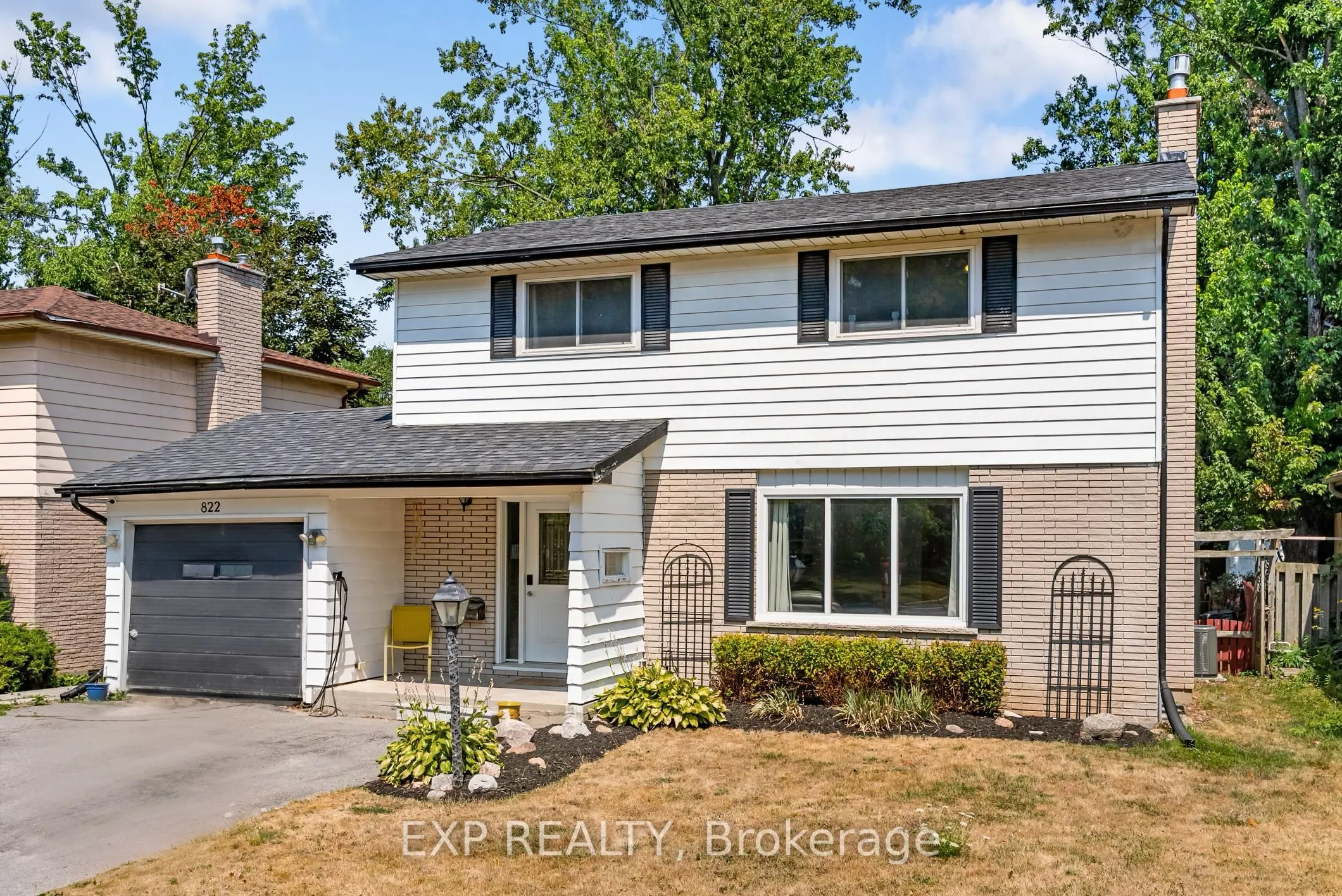 822 Foxe Street