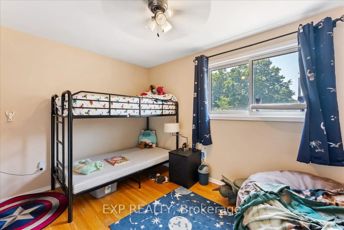 822 Foxe Street