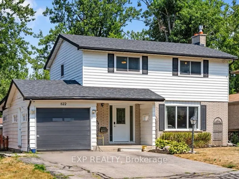 822 Foxe Street