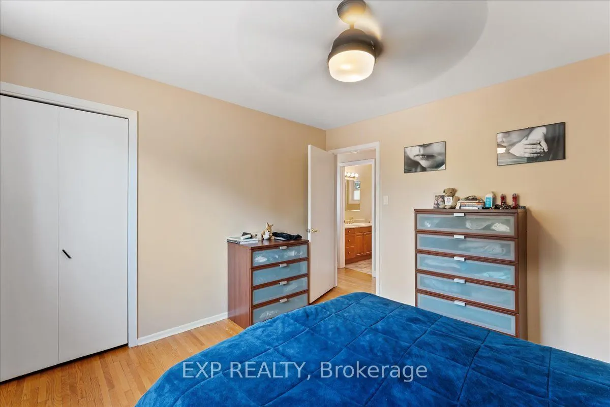 822 Foxe Street