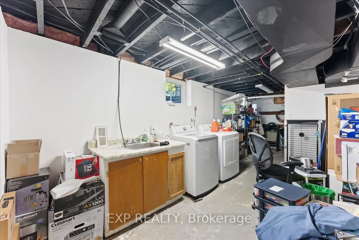822 Foxe Street