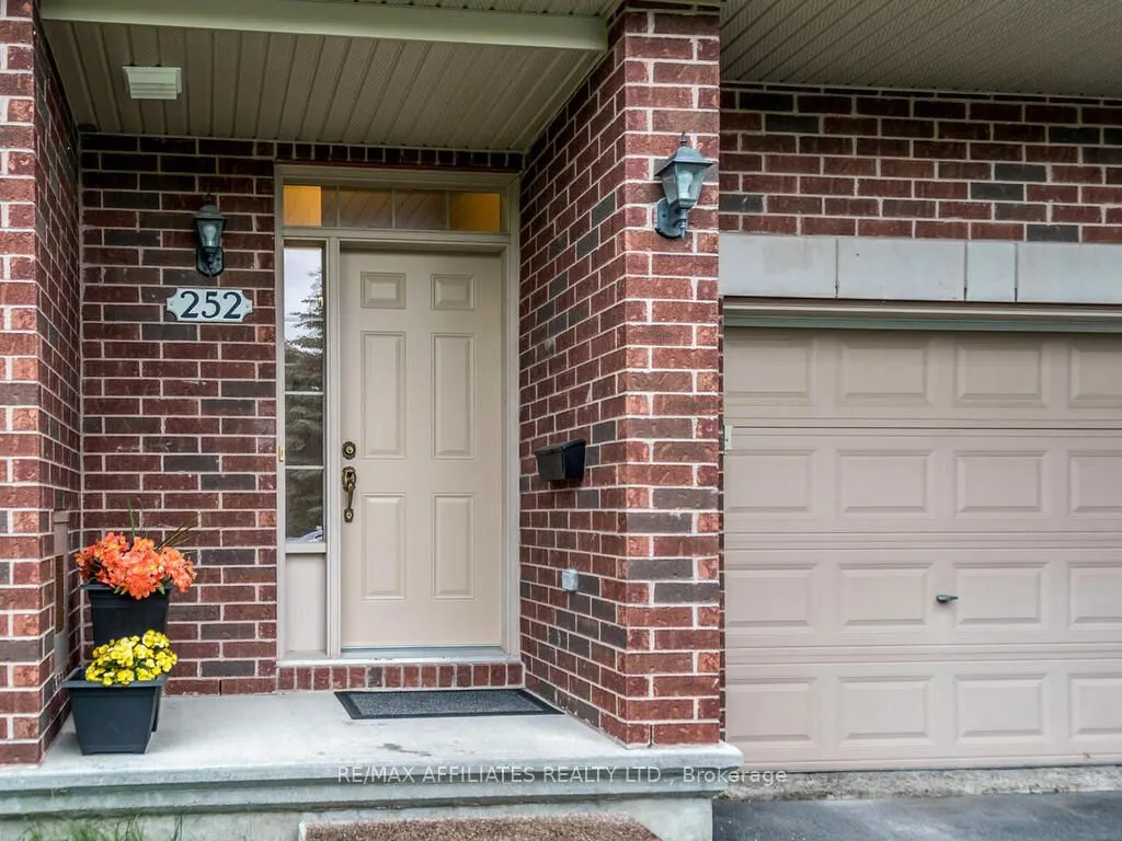252 Badgeley Avenue