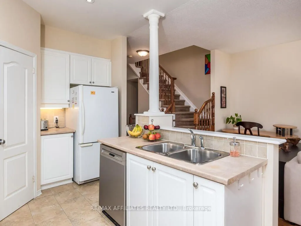 252 Badgeley Avenue