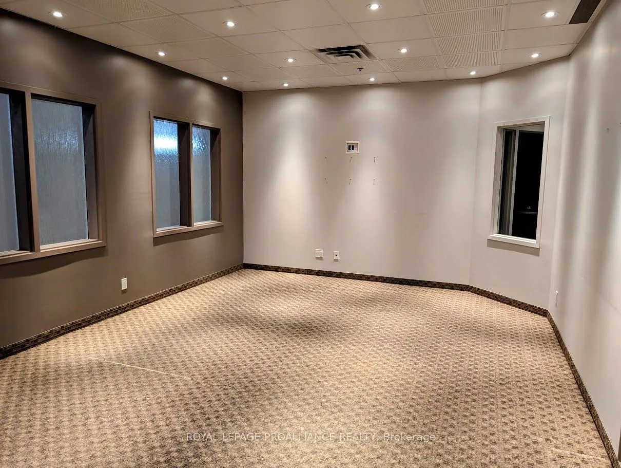 165 Sherbrooke Street, #1B