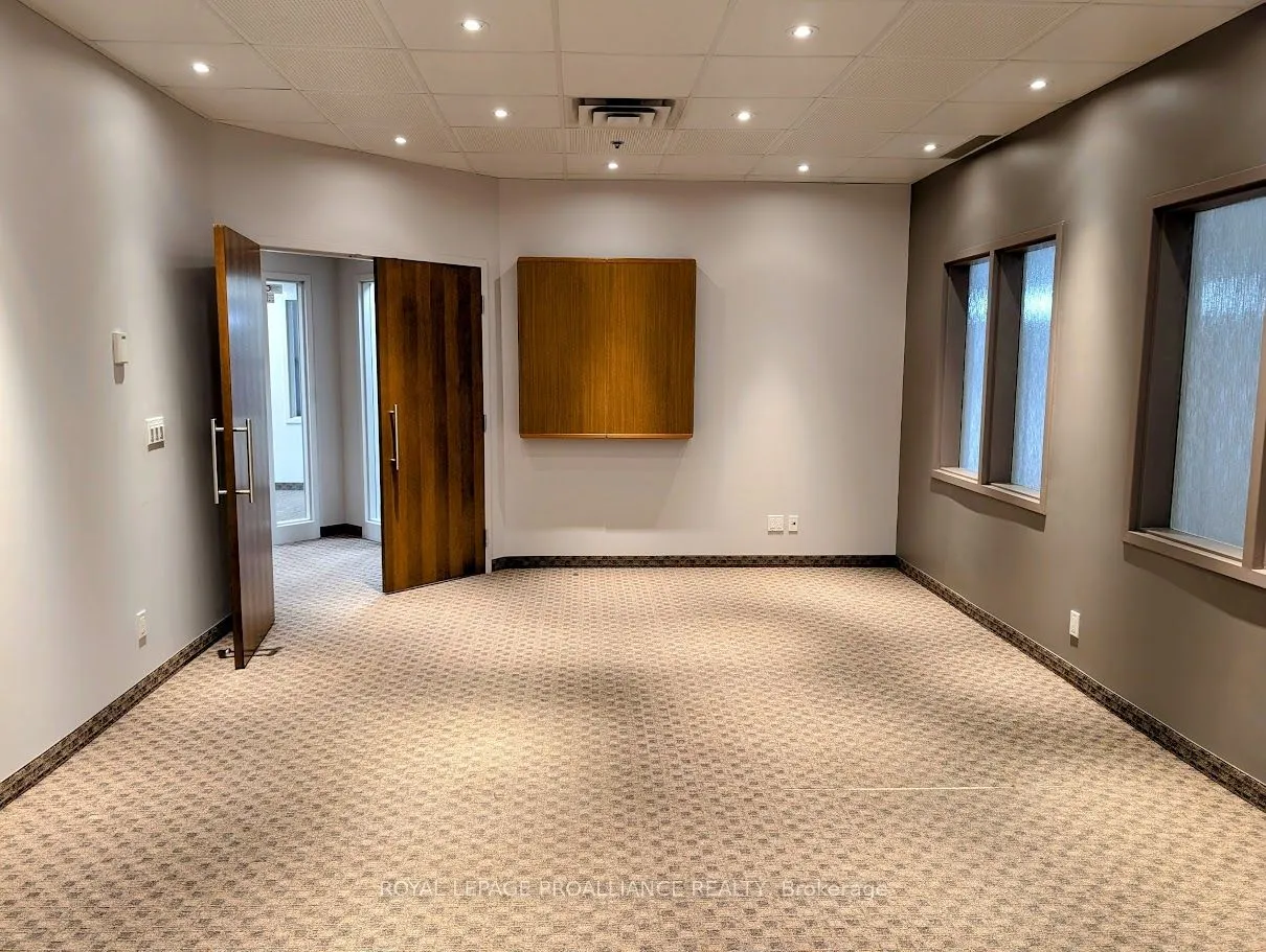 165 Sherbrooke Street, #1B