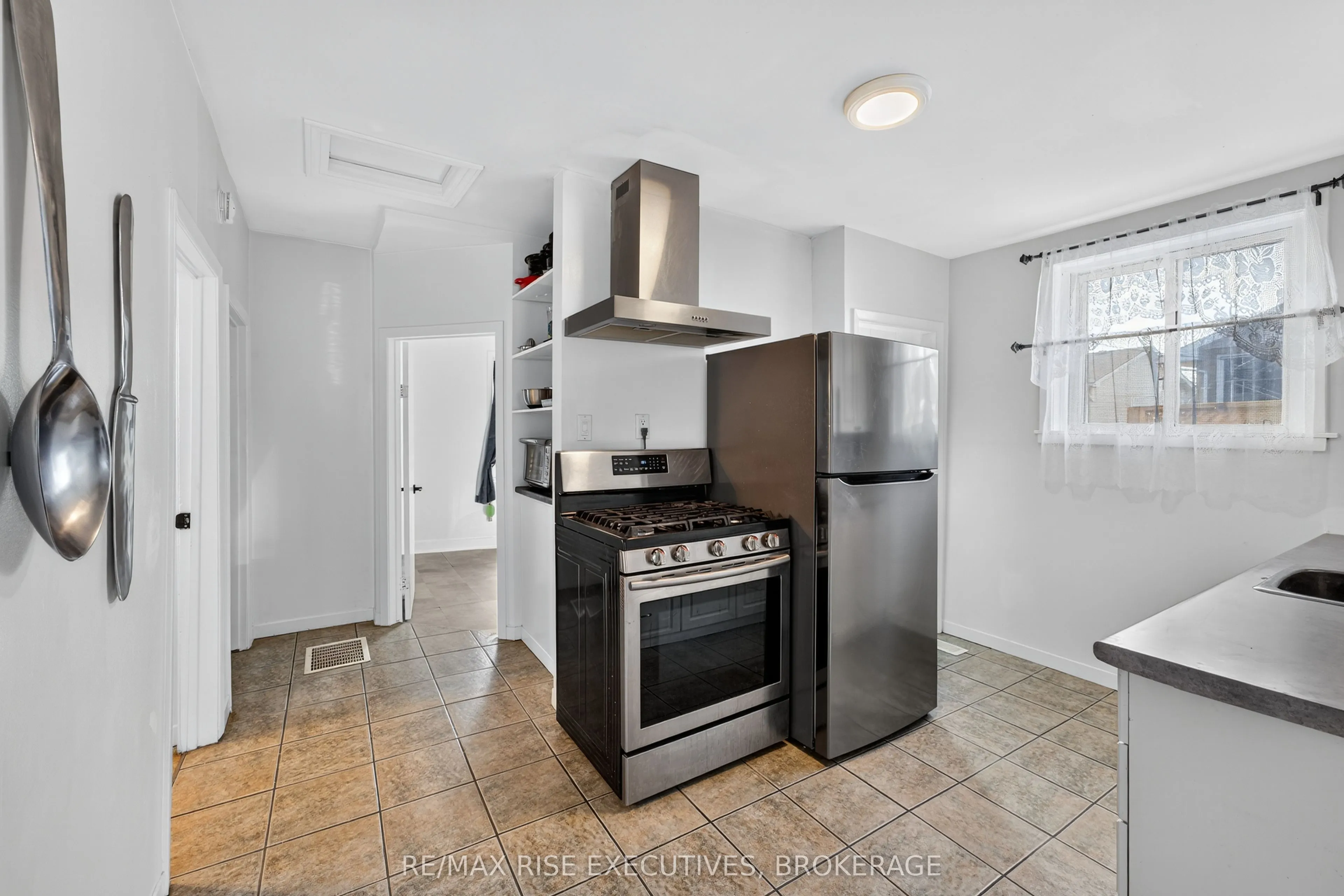11 Kingscourt Avenue
