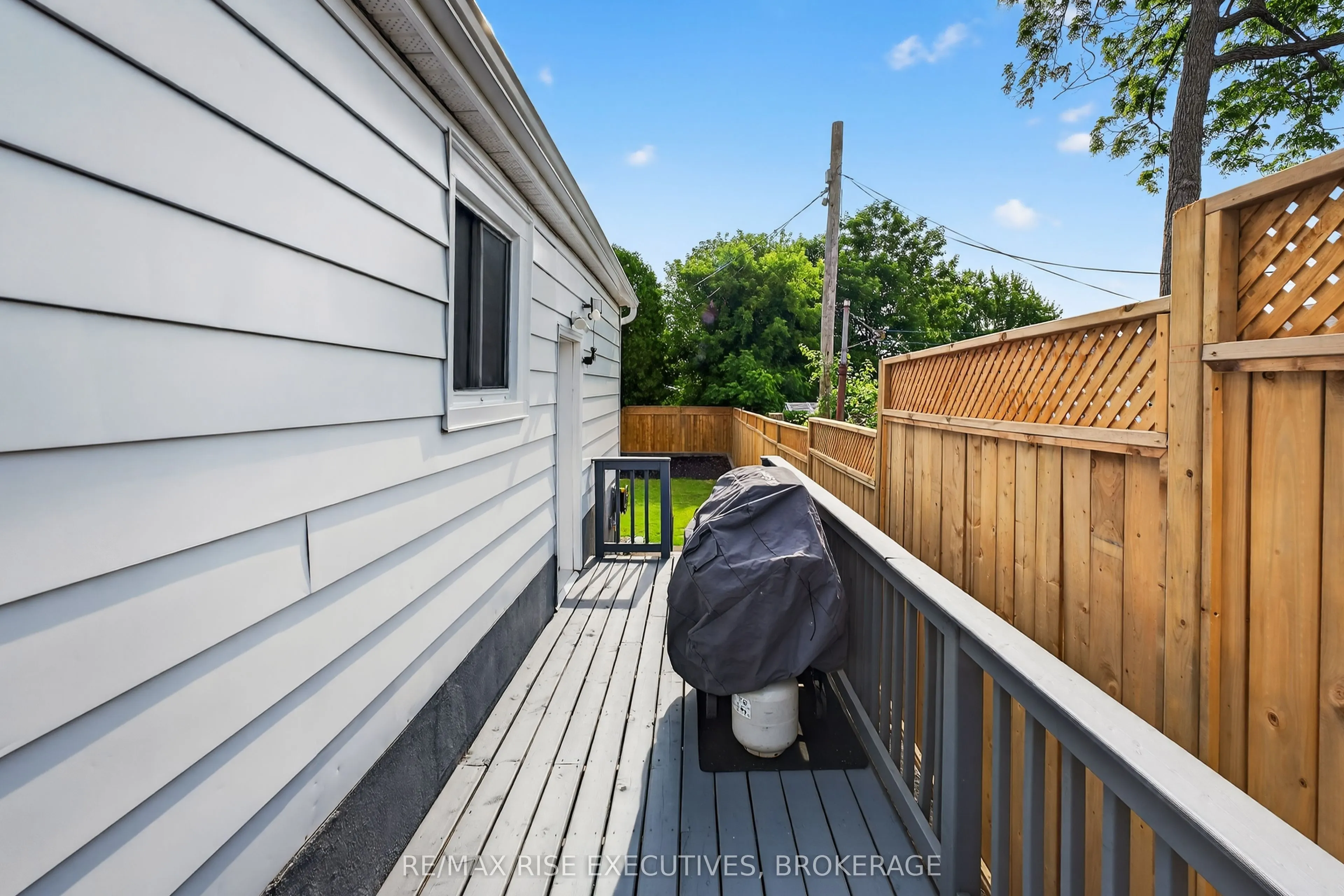 11 Kingscourt Avenue