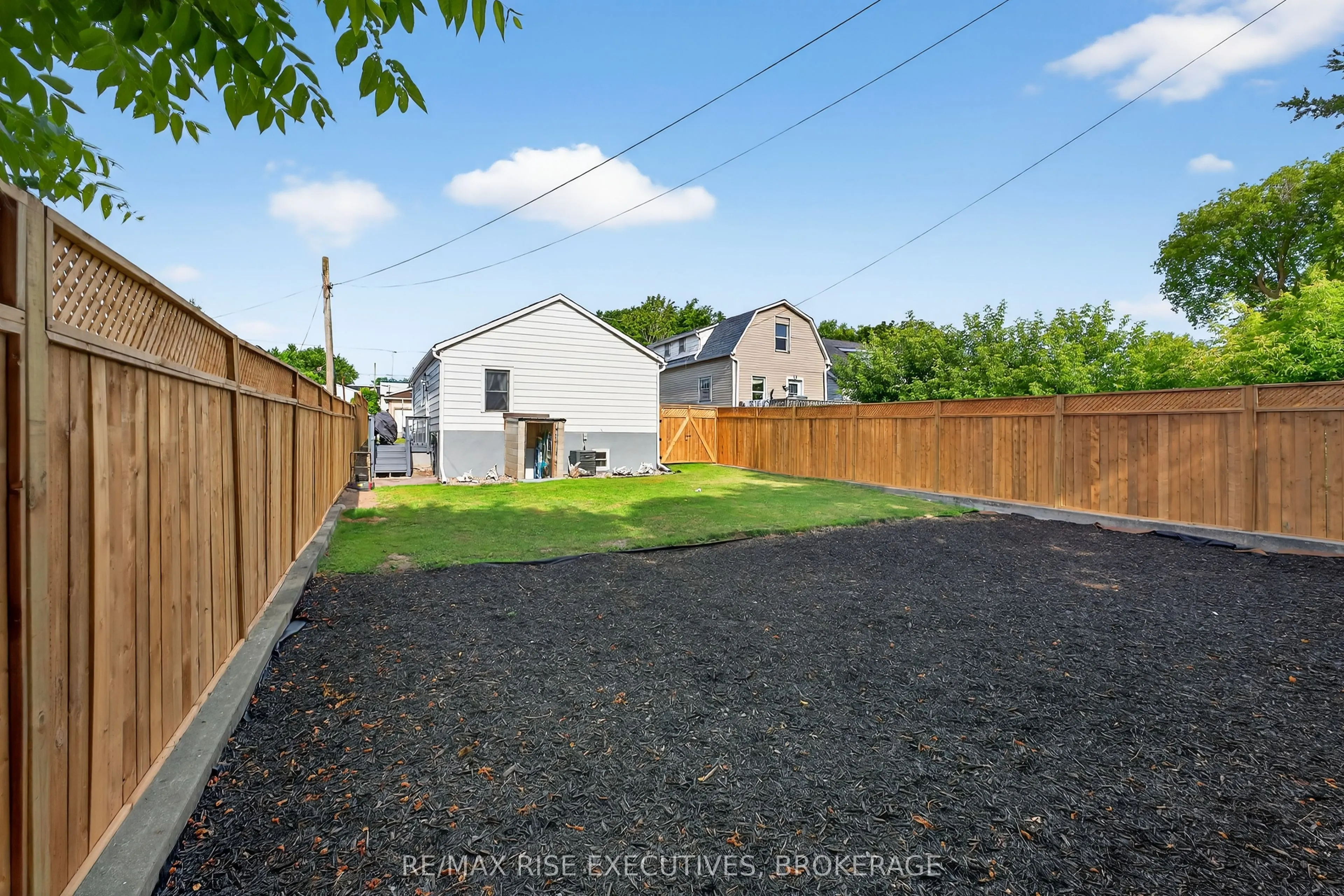 11 Kingscourt Avenue