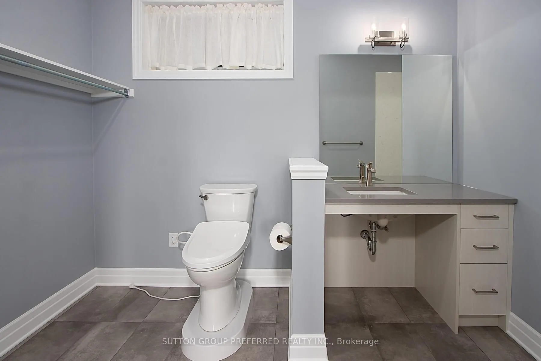 114 Barons Court