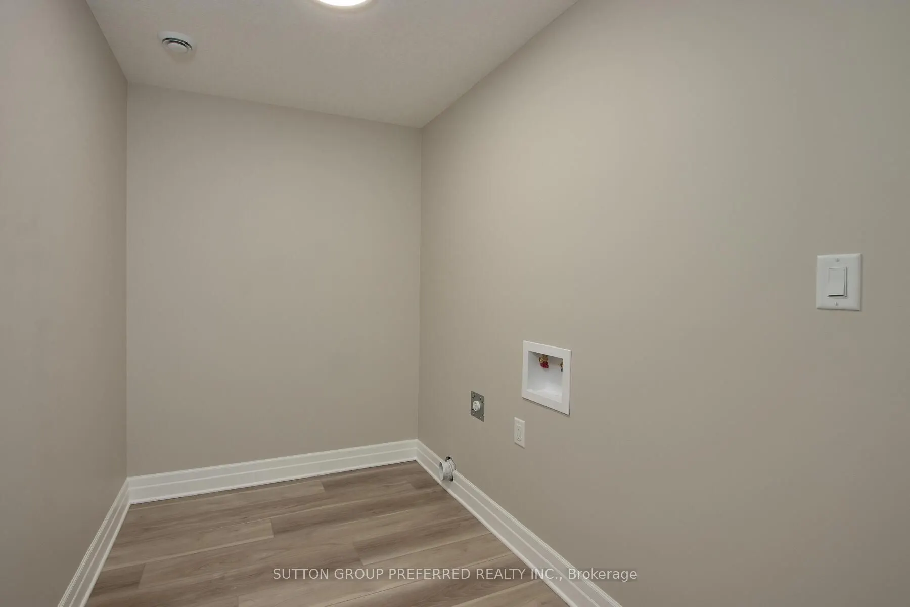 114 Barons Court
