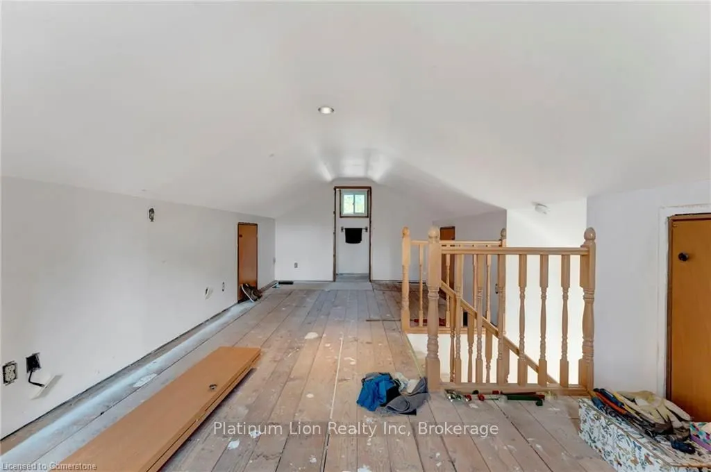 275 Talbot Street N
