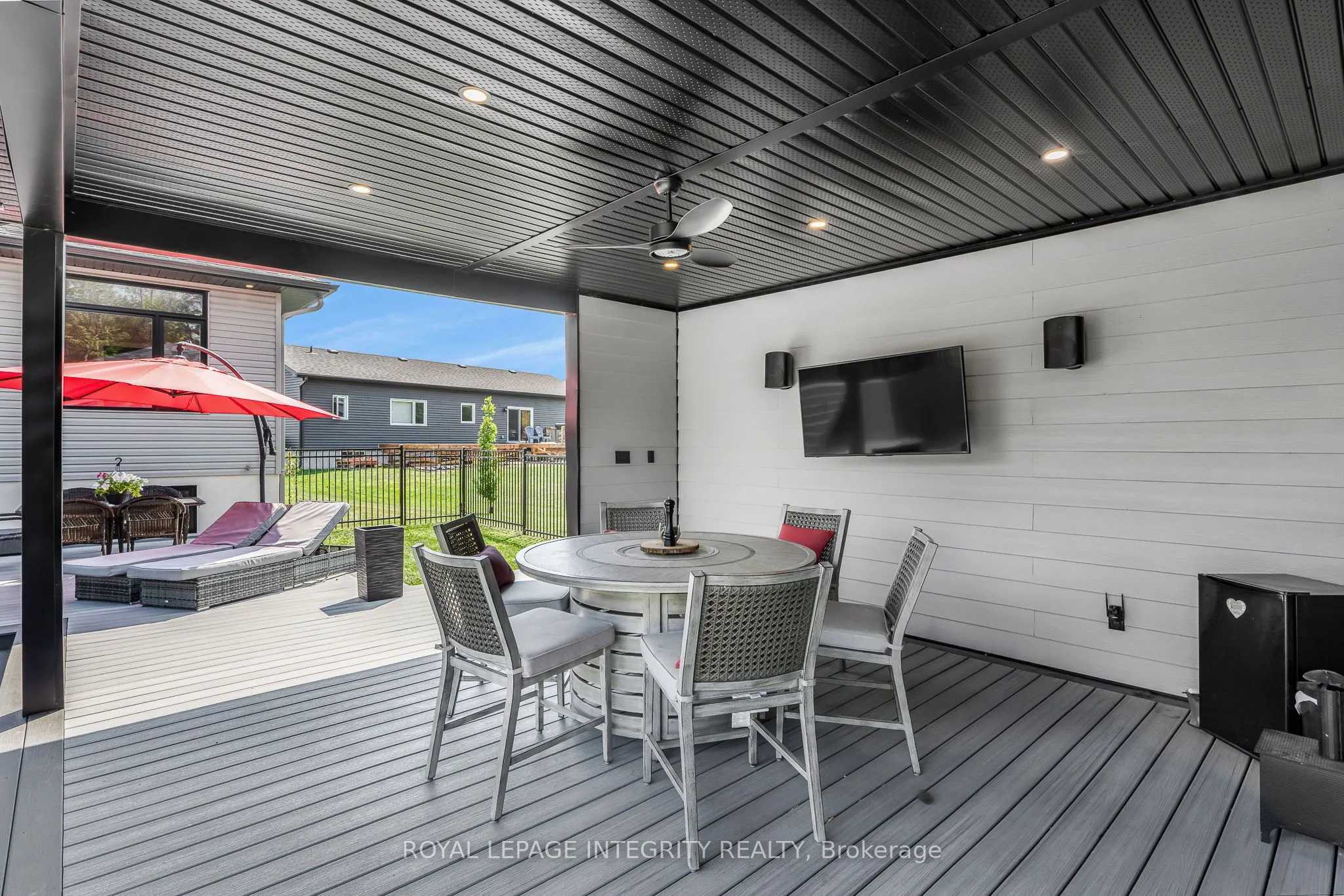 278 Roxanne Street