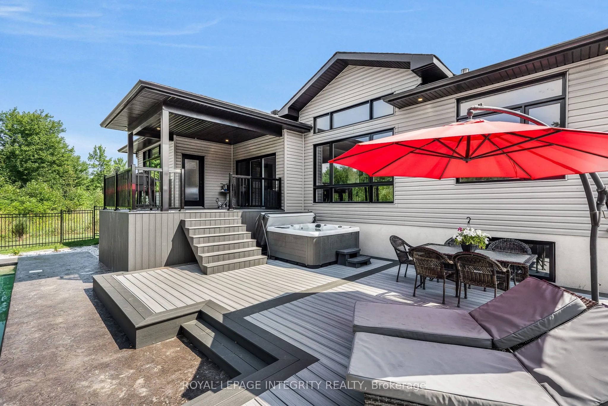 278 Roxanne Street