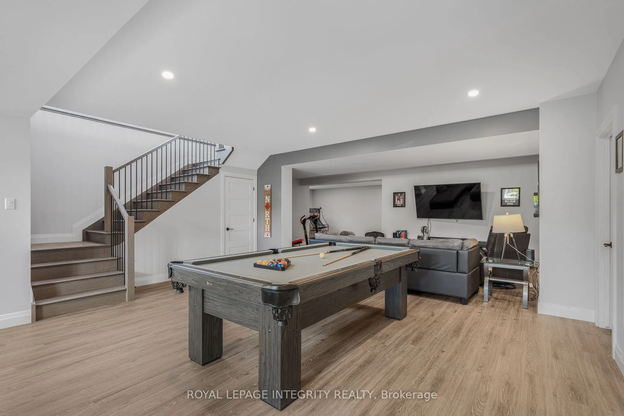 278 Roxanne Street