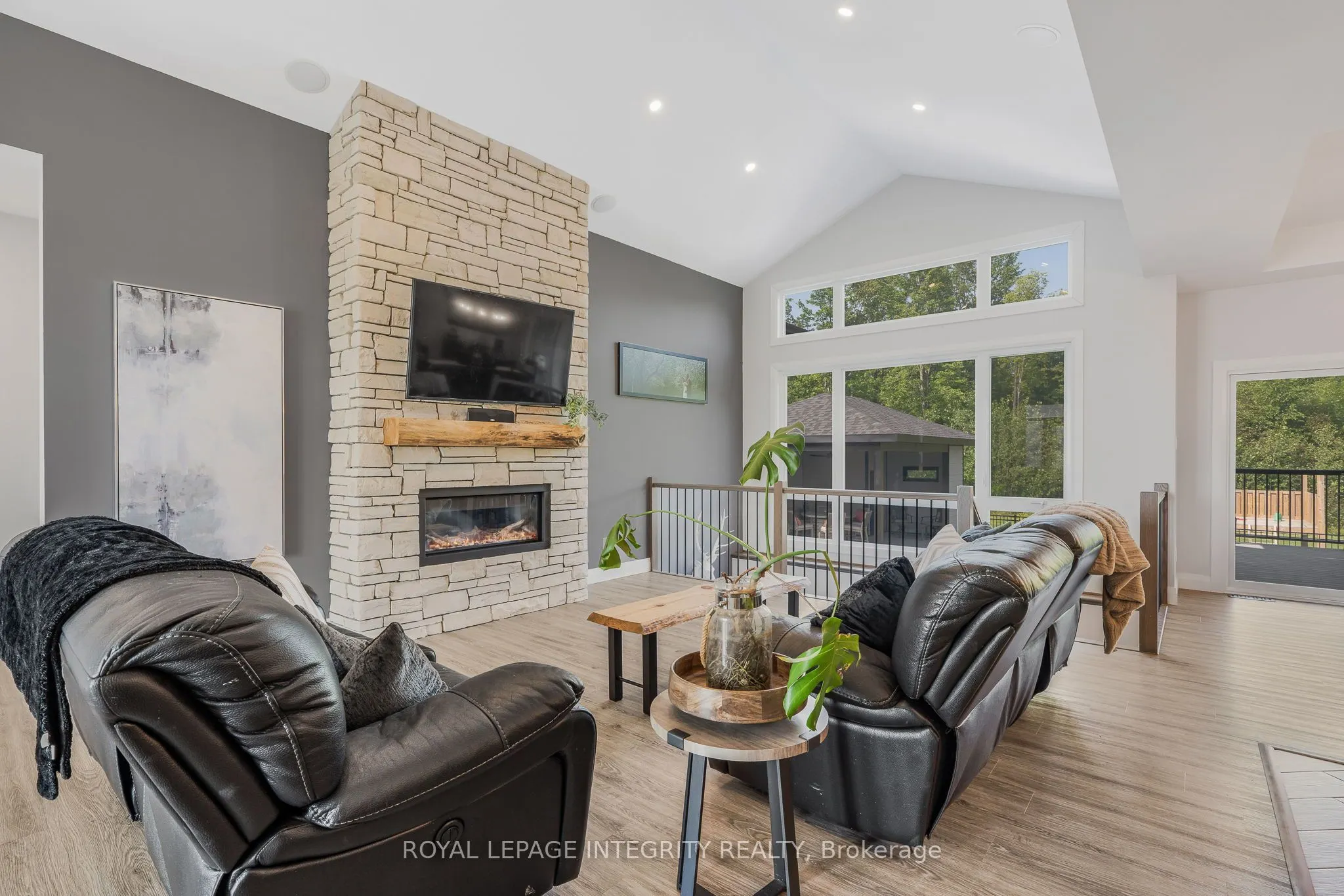 278 Roxanne Street